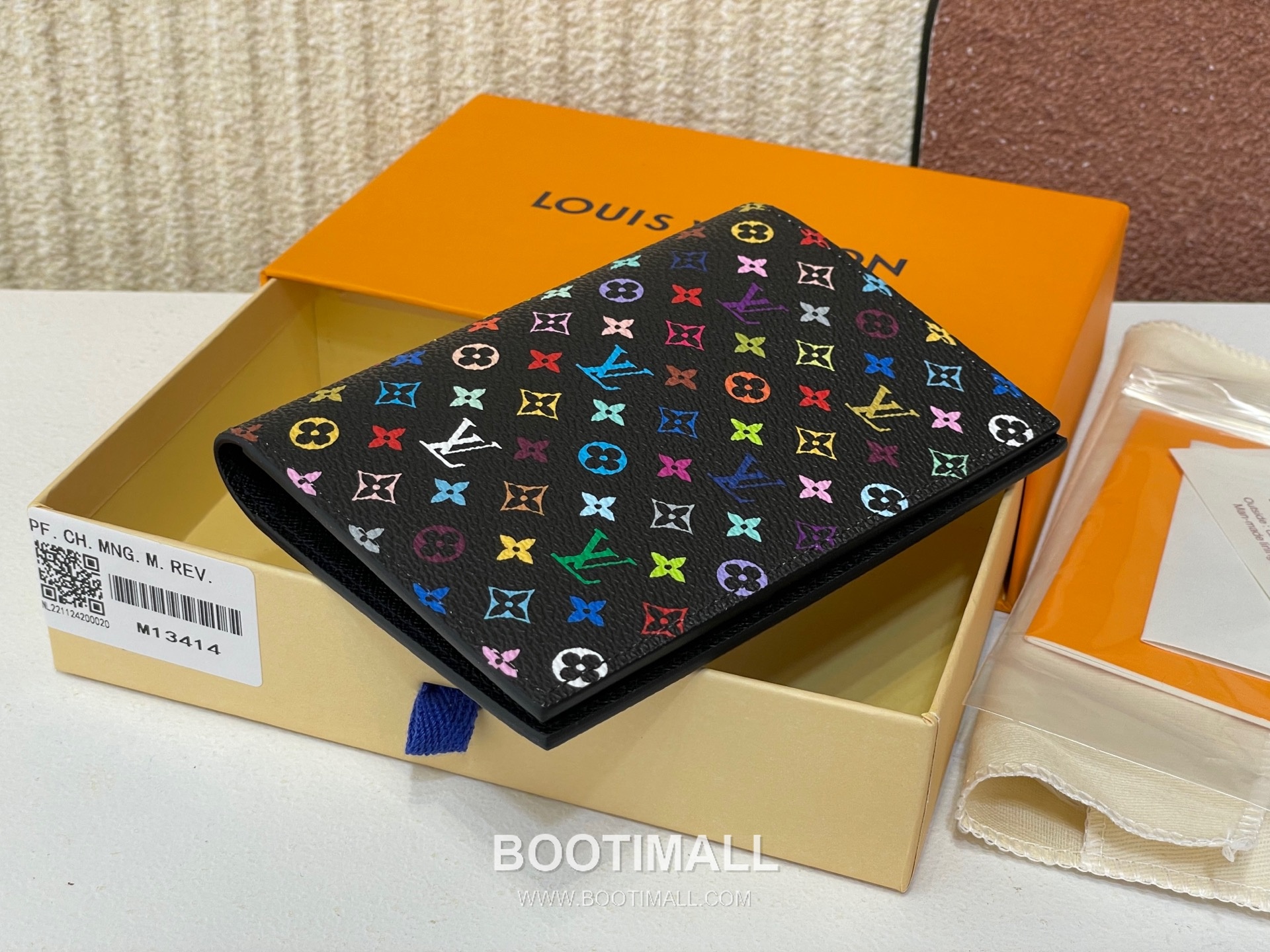 Louis Vuitton Passport Cover Monogram Multicolor Coated Canvas Calfskin Leather Organizer with Card Slots 루이비통 여권커버 모노그램 멀티컬러 코팅 캔버스 카프스킨 레더 오거나이저 M13414 14cm 2
