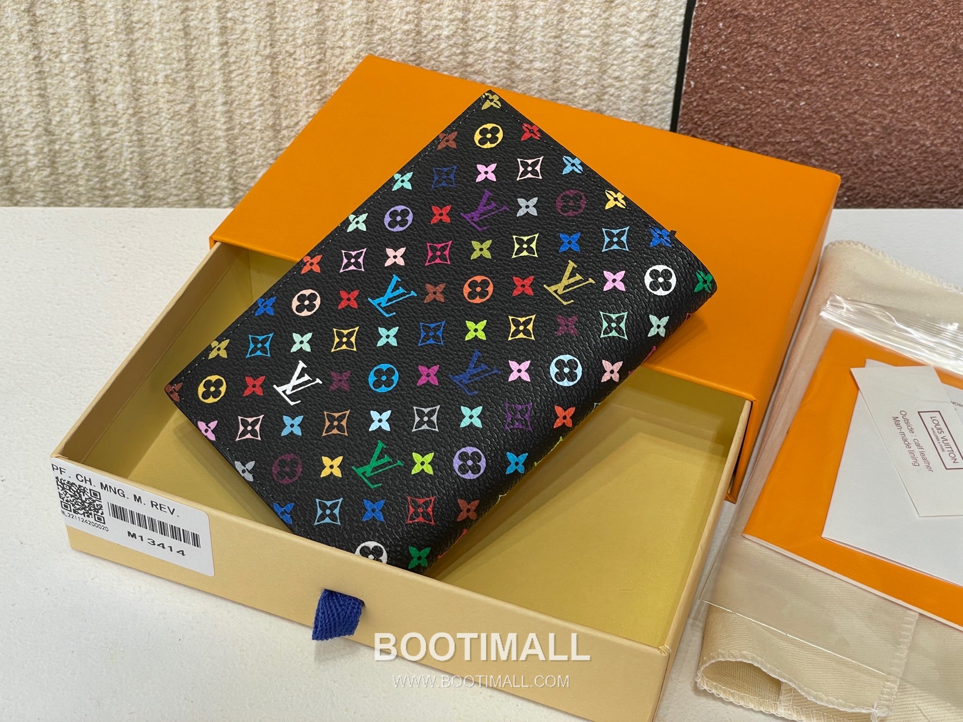 Louis Vuitton Passport Cover Monogram Multicolor Coated Canvas Calfskin Leather Organizer with Card Slots 루이비통 여권커버 모노그램 멀티컬러 코팅 캔버스 카프스킨 레더 오거나이저 M13414 14cm 3