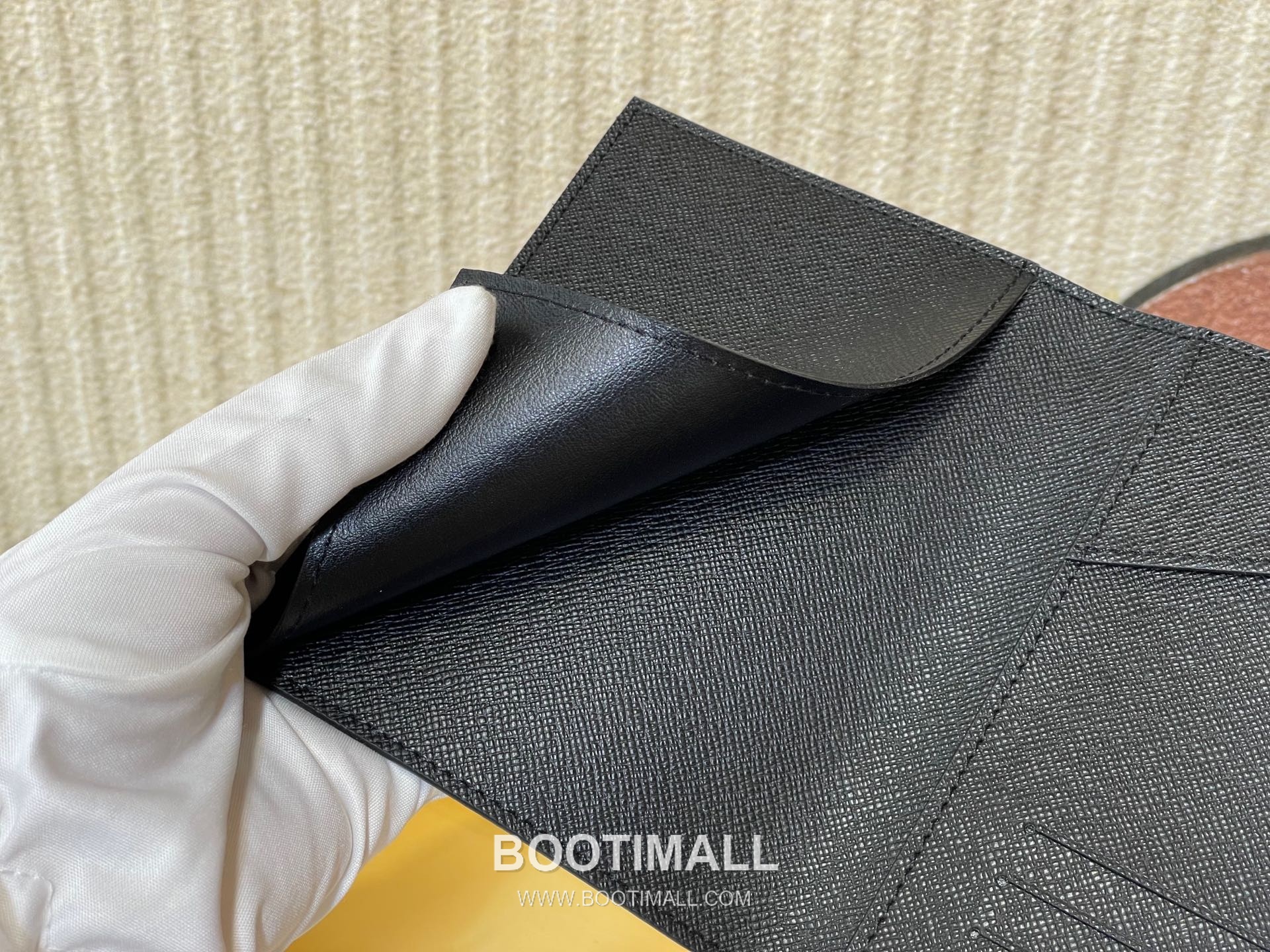 Louis Vuitton Passport Cover Monogram Multicolor Coated Canvas Calfskin Leather Organizer with Card Slots 루이비통 여권커버 모노그램 멀티컬러 코팅 캔버스 카프스킨 레더 오거나이저 M13414 14cm 5