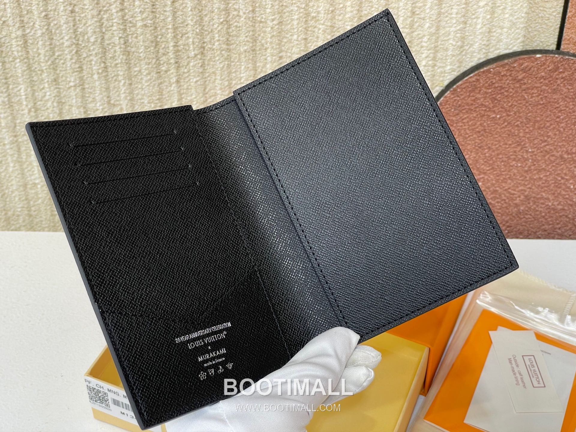 Louis Vuitton Passport Cover Monogram Multicolor Coated Canvas Calfskin Leather Organizer with Card Slots 루이비통 여권커버 모노그램 멀티컬러 코팅 캔버스 카프스킨 레더 오거나이저 M13414 14cm 6