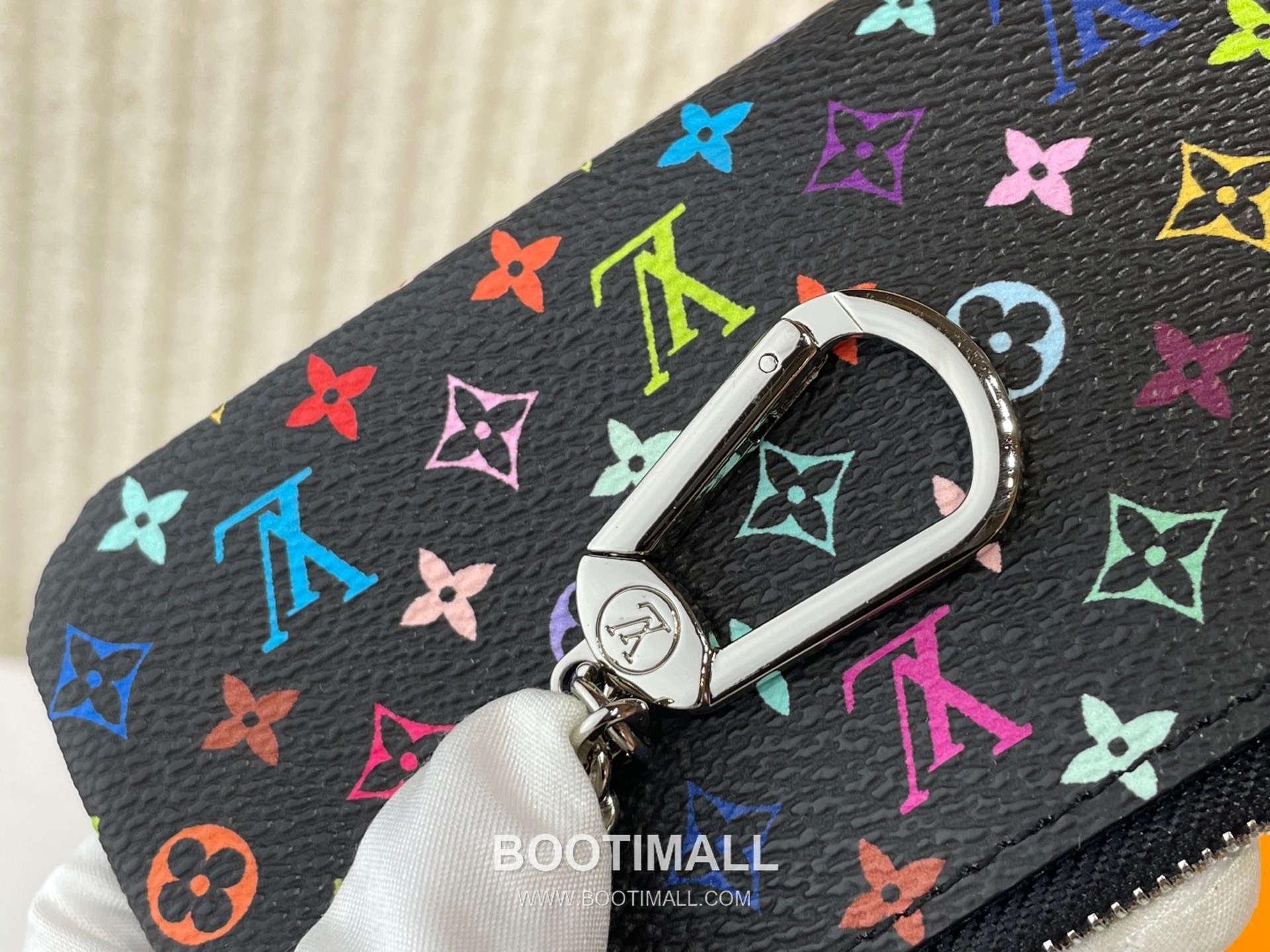 Louis Vuitton Key Pouch Monogram Multicolor Coated Canvas Zip Chain Key Holder 루이비통 모노그램 멀티컬러 코팅 캔버스 집 체인 키 파우치 M13664 12cm 4