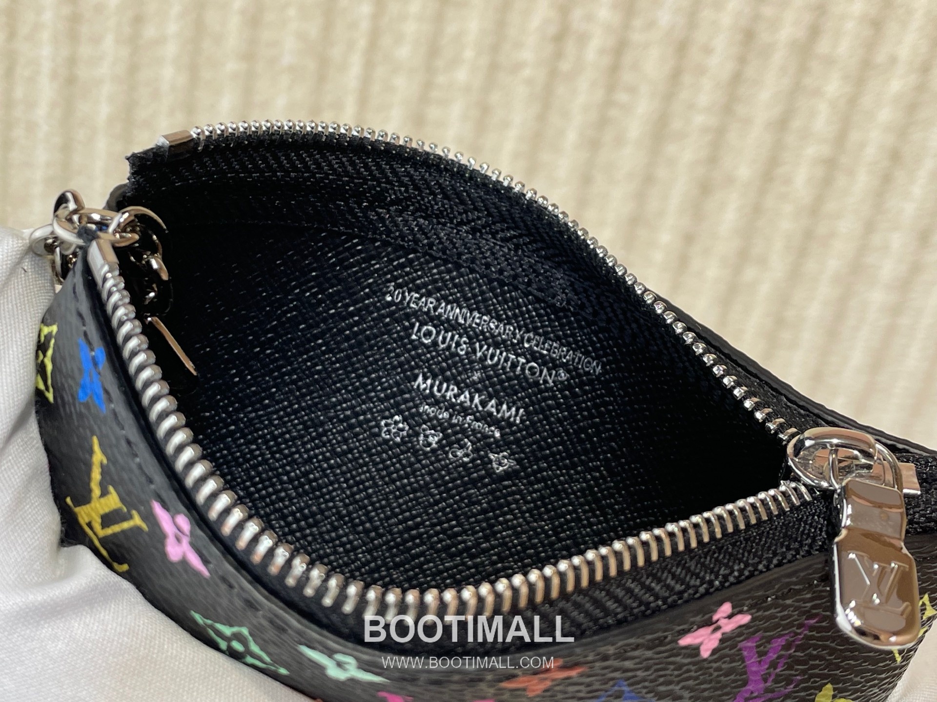 Louis Vuitton Key Pouch Monogram Multicolor Coated Canvas Zip Chain Key Holder 루이비통 모노그램 멀티컬러 코팅 캔버스 집 체인 키 파우치 M13664 12cm 5