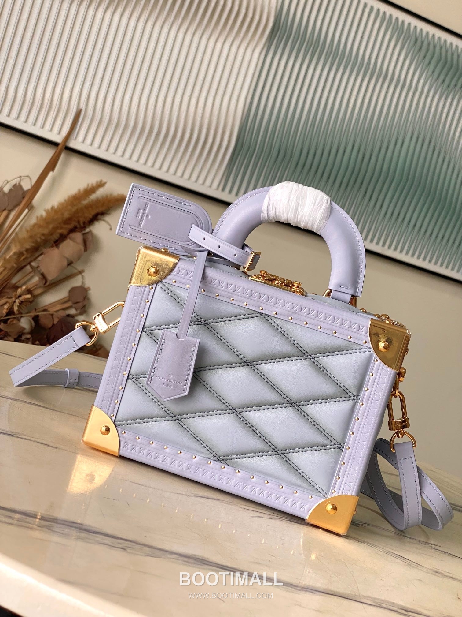 Louis Vuitton Petite Valise Bag Quilted Leather Top Handle Shoulder Bag with Chain Strap 루이비통 쁘띠 발리즈 퀼팅 레더 탑핸들 숄더백 체인스트랩 M11047 22.5cm 1