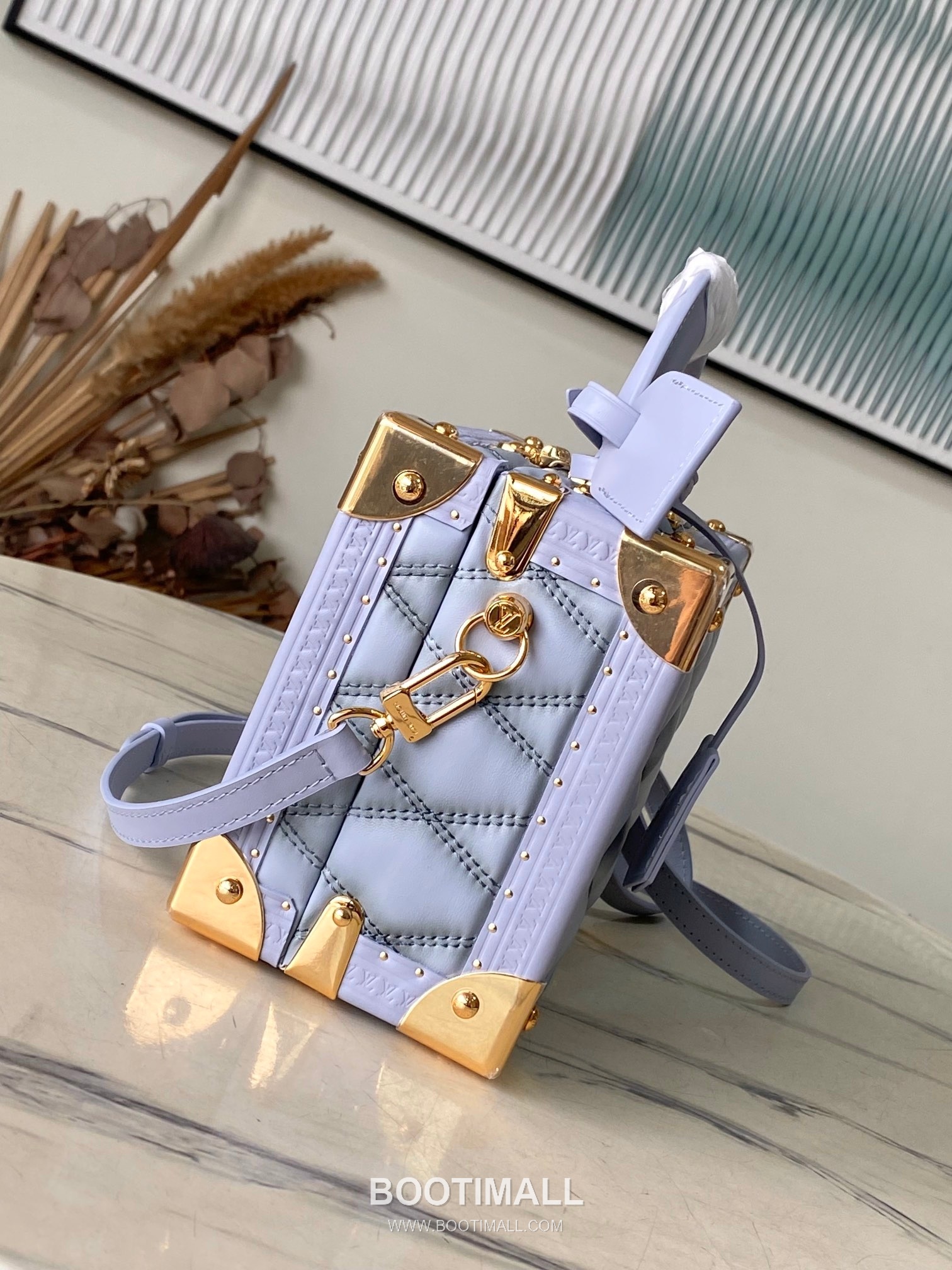 Louis Vuitton Petite Valise Bag Quilted Leather Top Handle Shoulder Bag with Chain Strap 루이비통 쁘띠 발리즈 퀼팅 레더 탑핸들 숄더백 체인스트랩 M11047 22.5cm 2