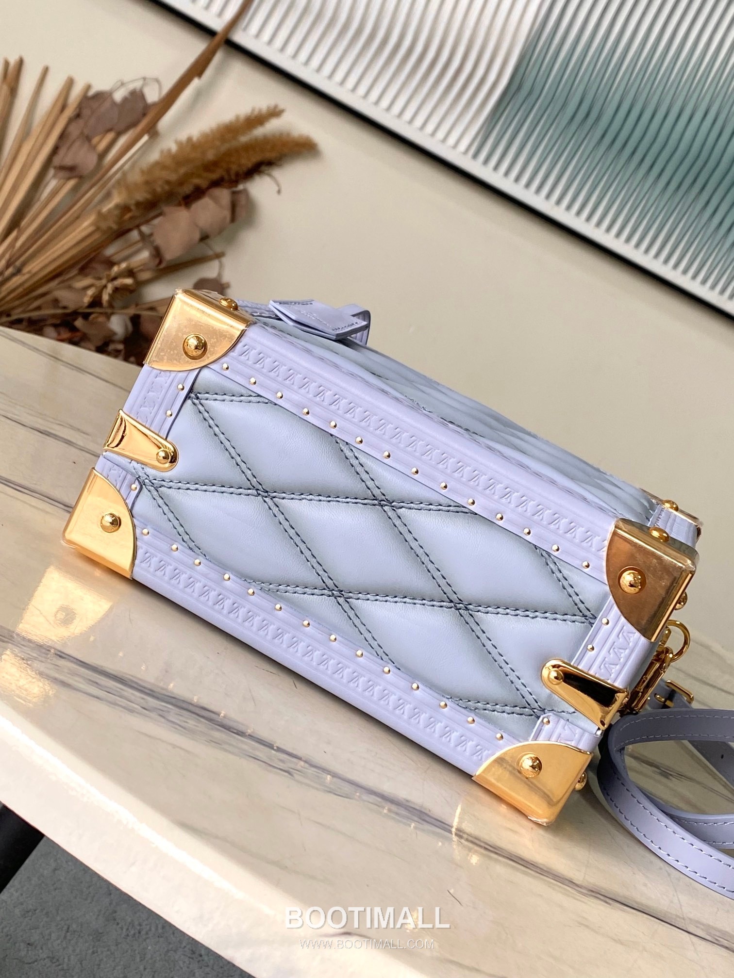 Louis Vuitton Petite Valise Bag Quilted Leather Top Handle Shoulder Bag with Chain Strap 루이비통 쁘띠 발리즈 퀼팅 레더 탑핸들 숄더백 체인스트랩 M11047 22.5cm 4