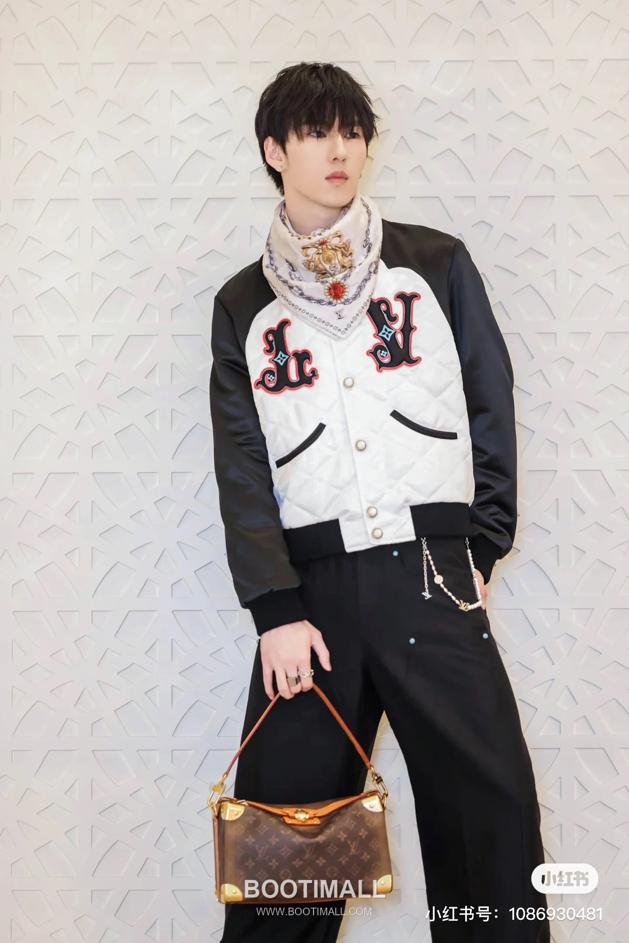 Louis Vuitton Soul Trunk East West Bag Monogram Dust Canvas Structured Shoulder Bag with Metal Corner 루이비통 소울 트렁크 이스트웨스트 모노그램 더스트 캔버스 구조형 숄더백 메탈 코너 M11536 29cm 3