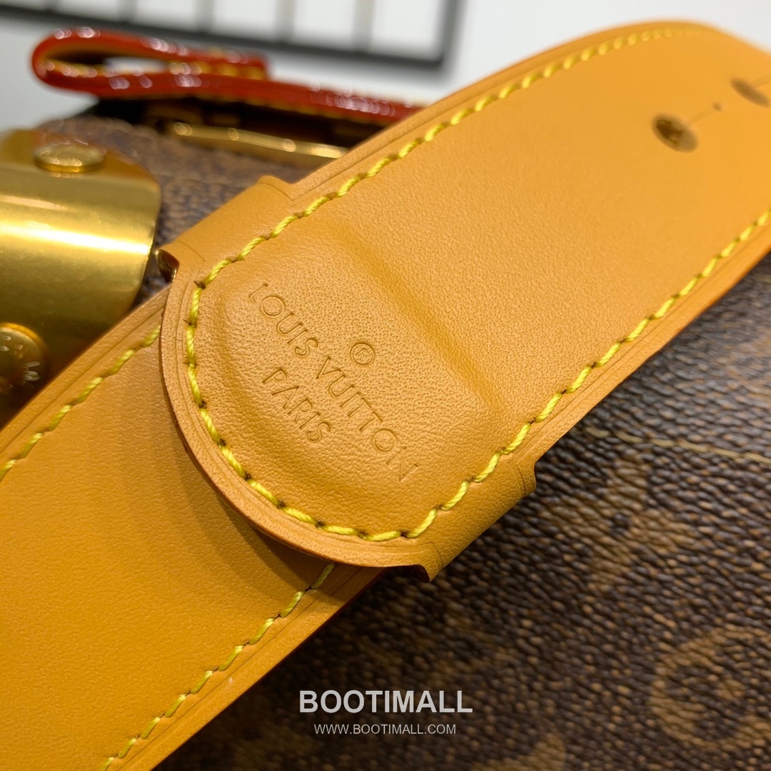 Louis Vuitton Soul Trunk East West Bag Monogram Dust Canvas Structured Shoulder Bag with Metal Corner 루이비통 소울 트렁크 이스트웨스트 모노그램 더스트 캔버스 구조형 숄더백 메탈 코너 M11536 29cm 18