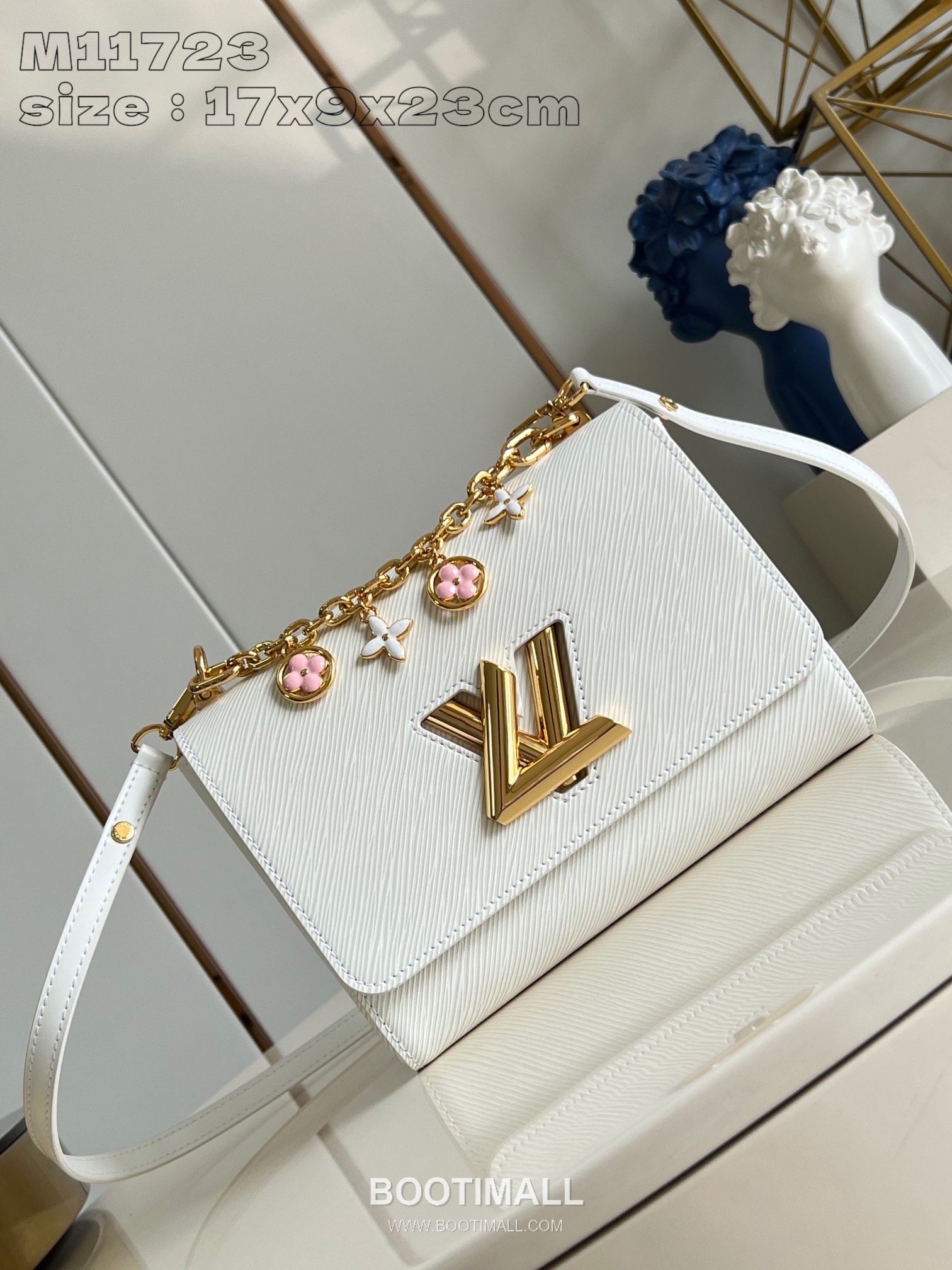 Louis Vuitton Twist MM Bag Epi Leather Chain Shoulder Bag with Enamel Monogram Flower Charm 루이비통 트위스트 MM 에피 레더 체인 숄더백 에나멜 플라워 참 M11723 23cm 1