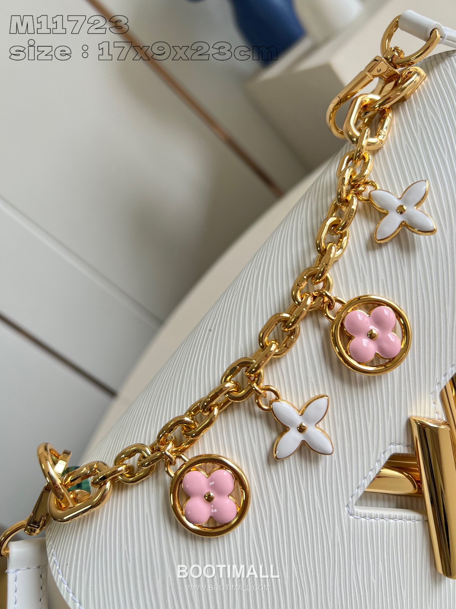 Louis Vuitton Twist MM Bag Epi Leather Chain Shoulder Bag with Enamel Monogram Flower Charm 루이비통 트위스트 MM 에피 레더 체인 숄더백 에나멜 플라워 참 M11723 23cm 2