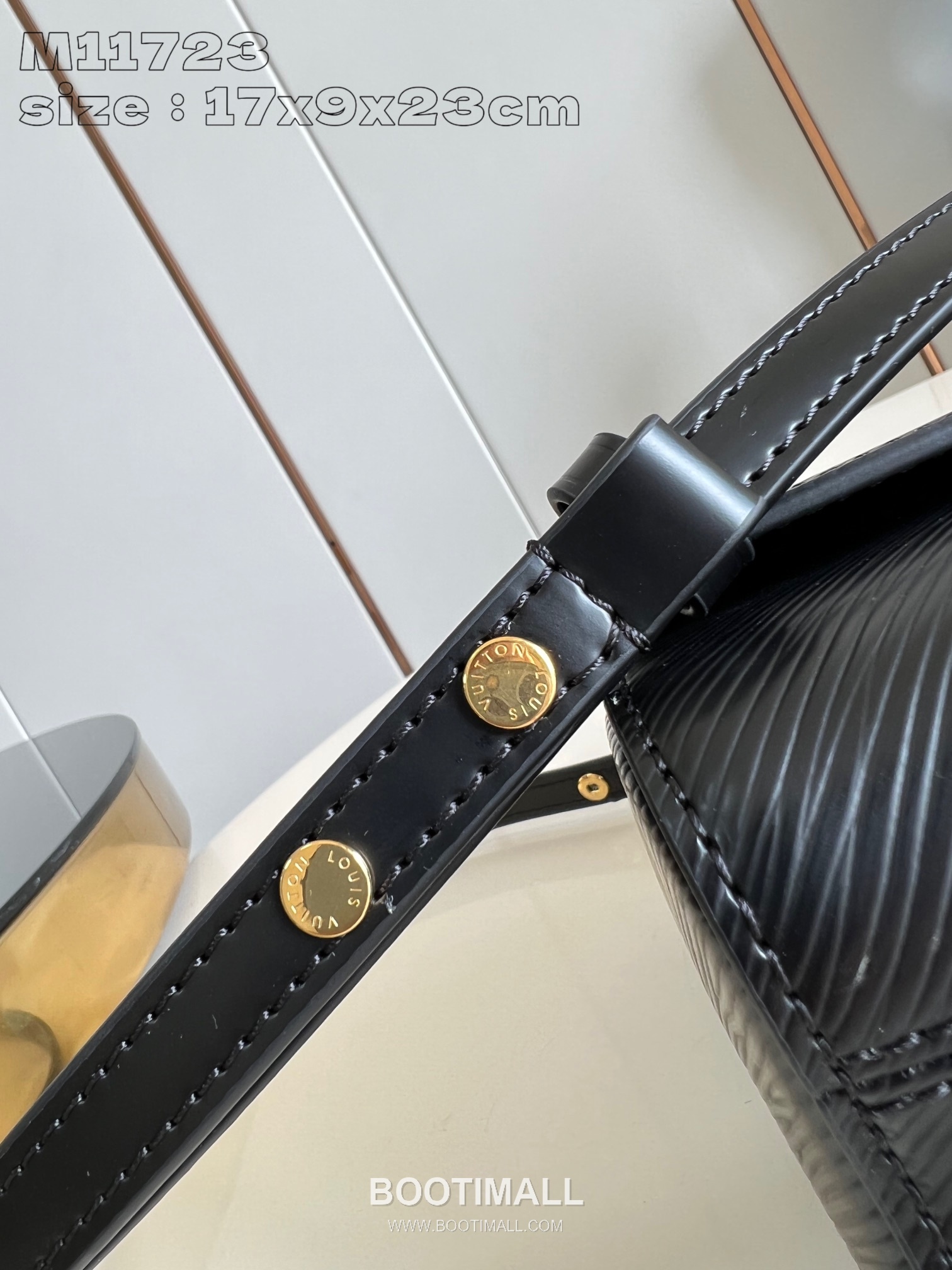 Louis Vuitton Twist MM Bag Epi Leather Chain Shoulder Bag with Enamel Monogram Flower Charm 루이비통 트위스트 MM 에피 레더 체인 숄더백 에나멜 플라워 참 M11723 23cm 7