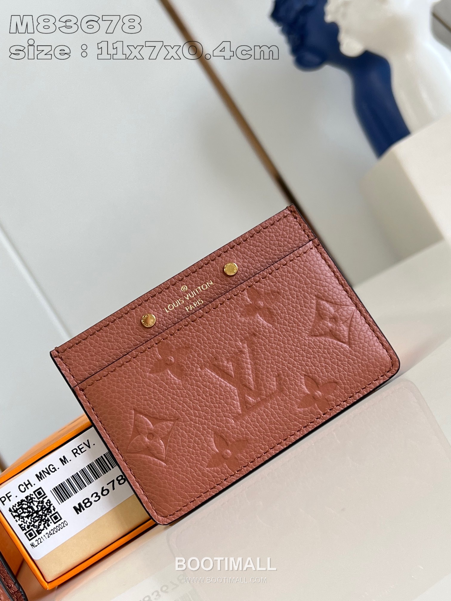 Louis Vuitton Card Holder Monogram Embossed Leather Slim Card Holder with Central Pocket 루이비통 모노그램 엠보싱 레더 슬림 카드지갑 센트럴 포켓 M83678 11cm 1