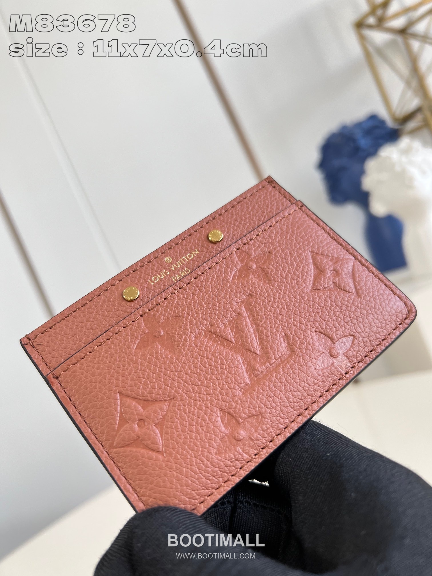 Louis Vuitton Card Holder Monogram Embossed Leather Slim Card Holder with Central Pocket 루이비통 모노그램 엠보싱 레더 슬림 카드지갑 센트럴 포켓 M83678 11cm 2