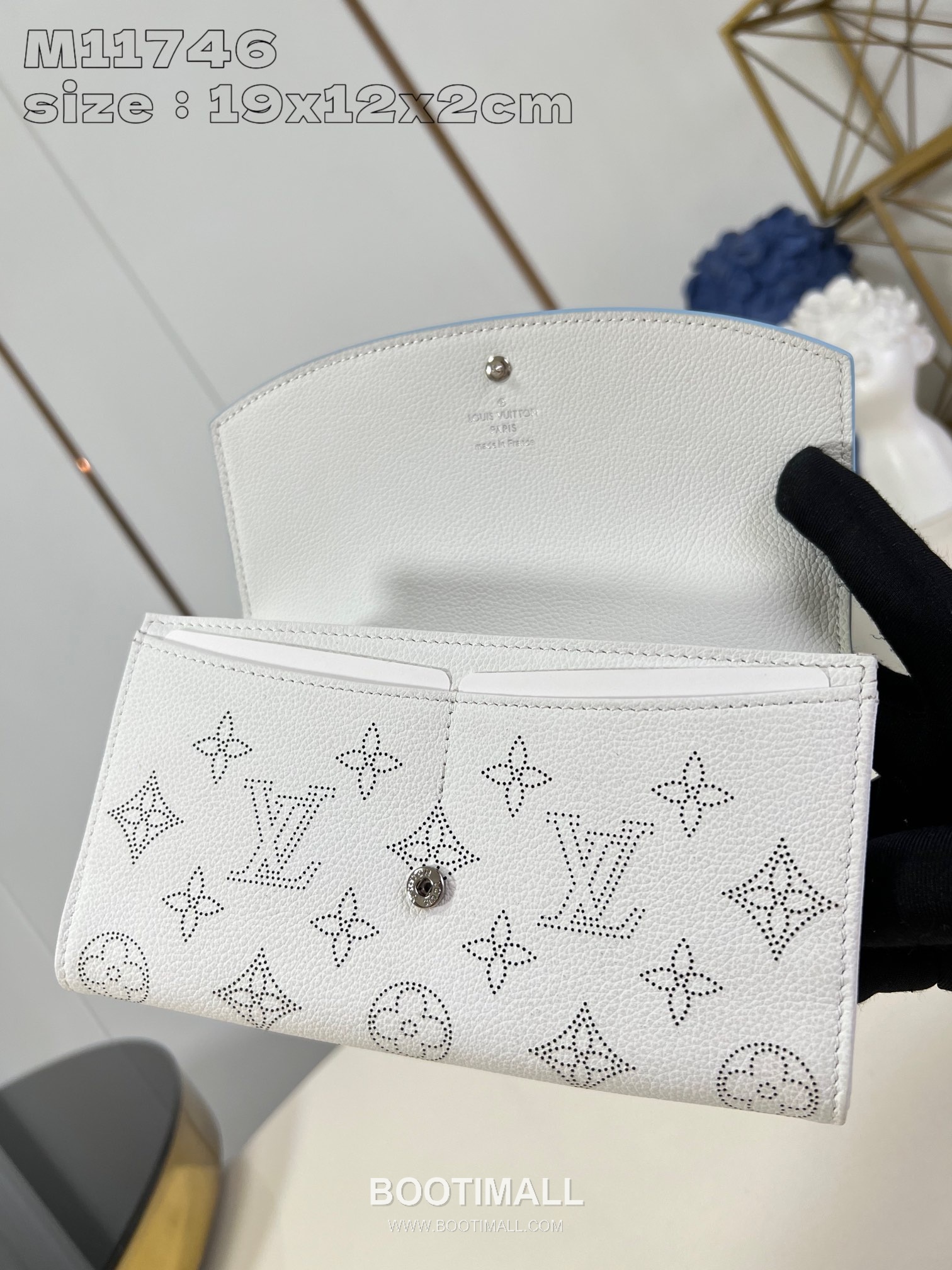 Louis Vuitton Iris Wallet Perforated Calfskin Leather Flap Long Wallet with Zip Coin Pocket 루이비통 아이리스 퍼포레이티드 카프스킨 레더 플랩 장지갑 집 코인포켓 M11746 19cm 5