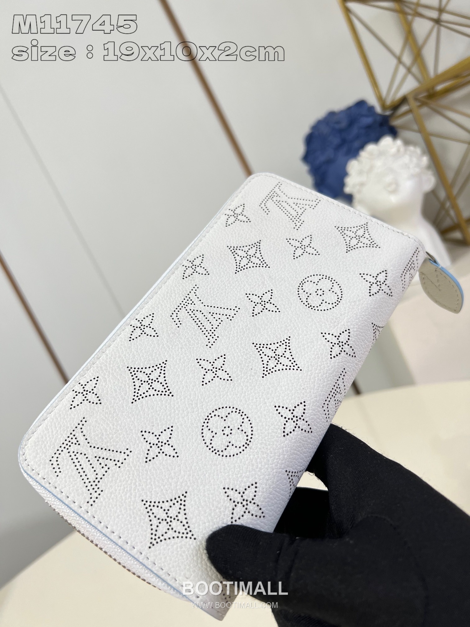 Louis Vuitton Zippy Wallet Mahina Calfskin Leather Zip Around Long Wallet with Card Slots 루이비통 지피 월렛 마히나 카프스킨 레더 집 어라운드 장지갑 카드슬롯 M11745 19.5cm 3