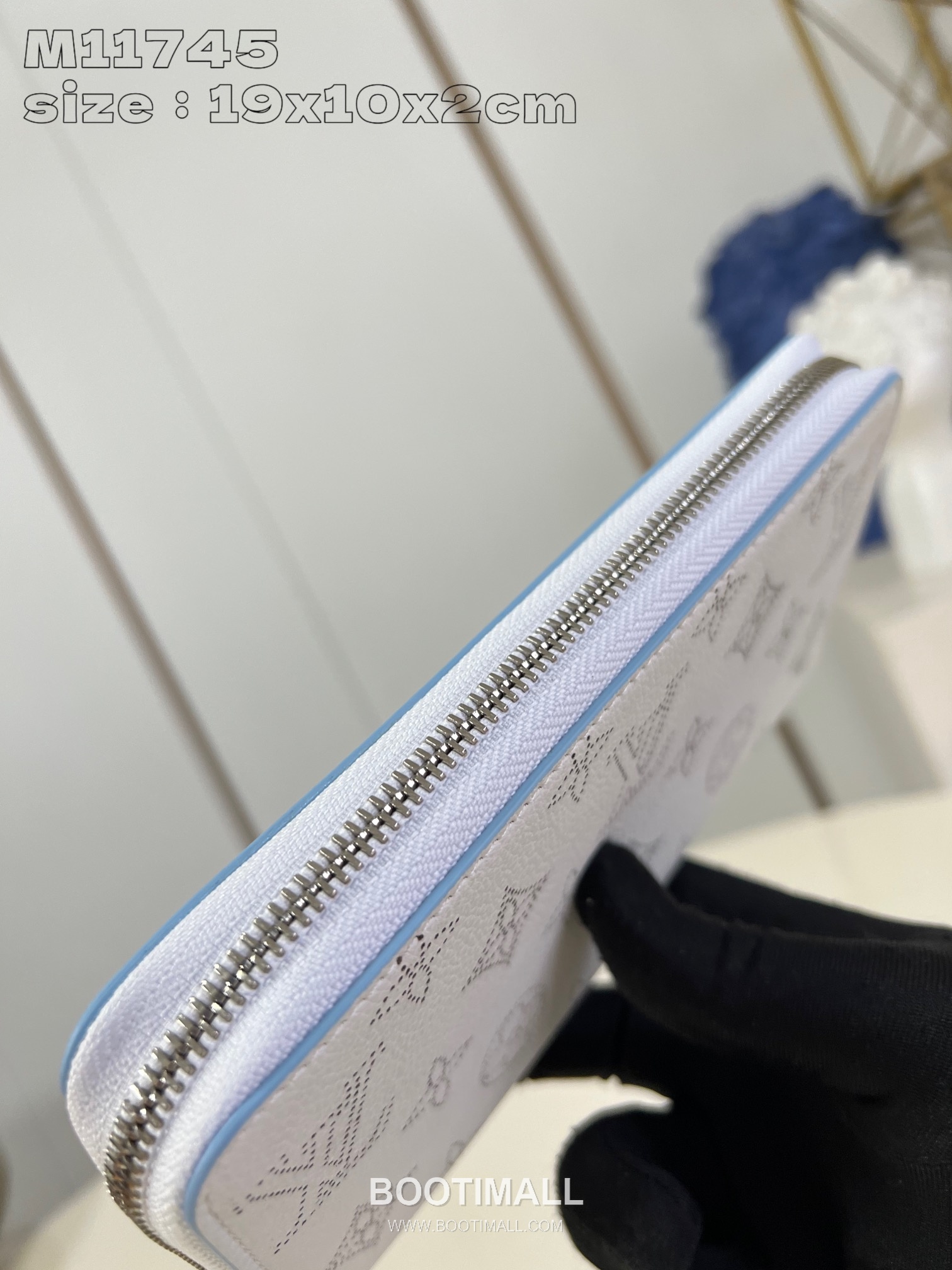 Louis Vuitton Zippy Wallet Mahina Calfskin Leather Zip Around Long Wallet with Card Slots 루이비통 지피 월렛 마히나 카프스킨 레더 집 어라운드 장지갑 카드슬롯 M11745 19.5cm 5