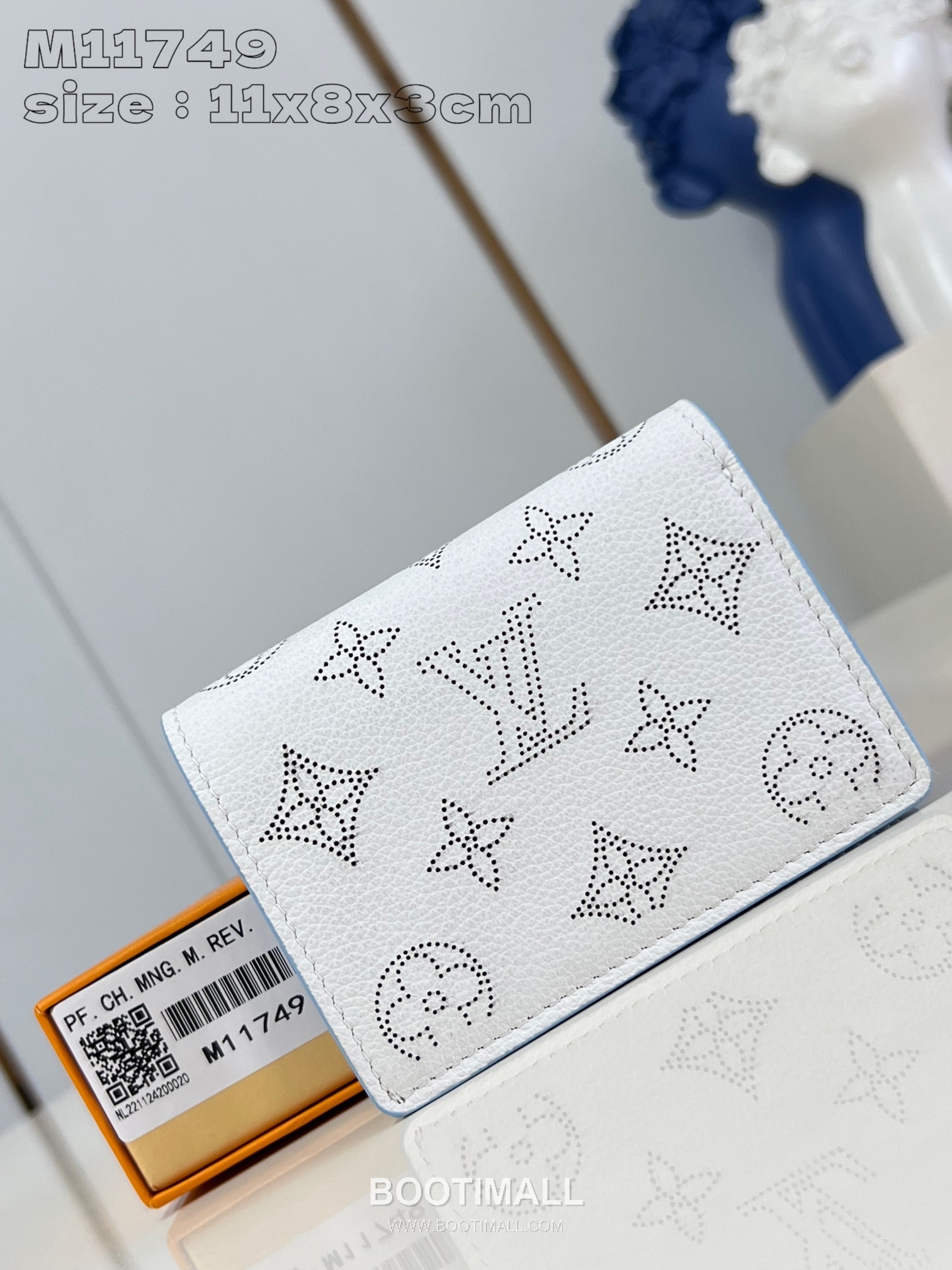 Louis Vuitton Cléa Wallet Mahina Calfskin Leather Perforated Zip Coin Card Holder 루이비통 클레아 마히나 카프스킨 레더 퍼포레이티드 집 코인 카드지갑 M11749 11cm 1