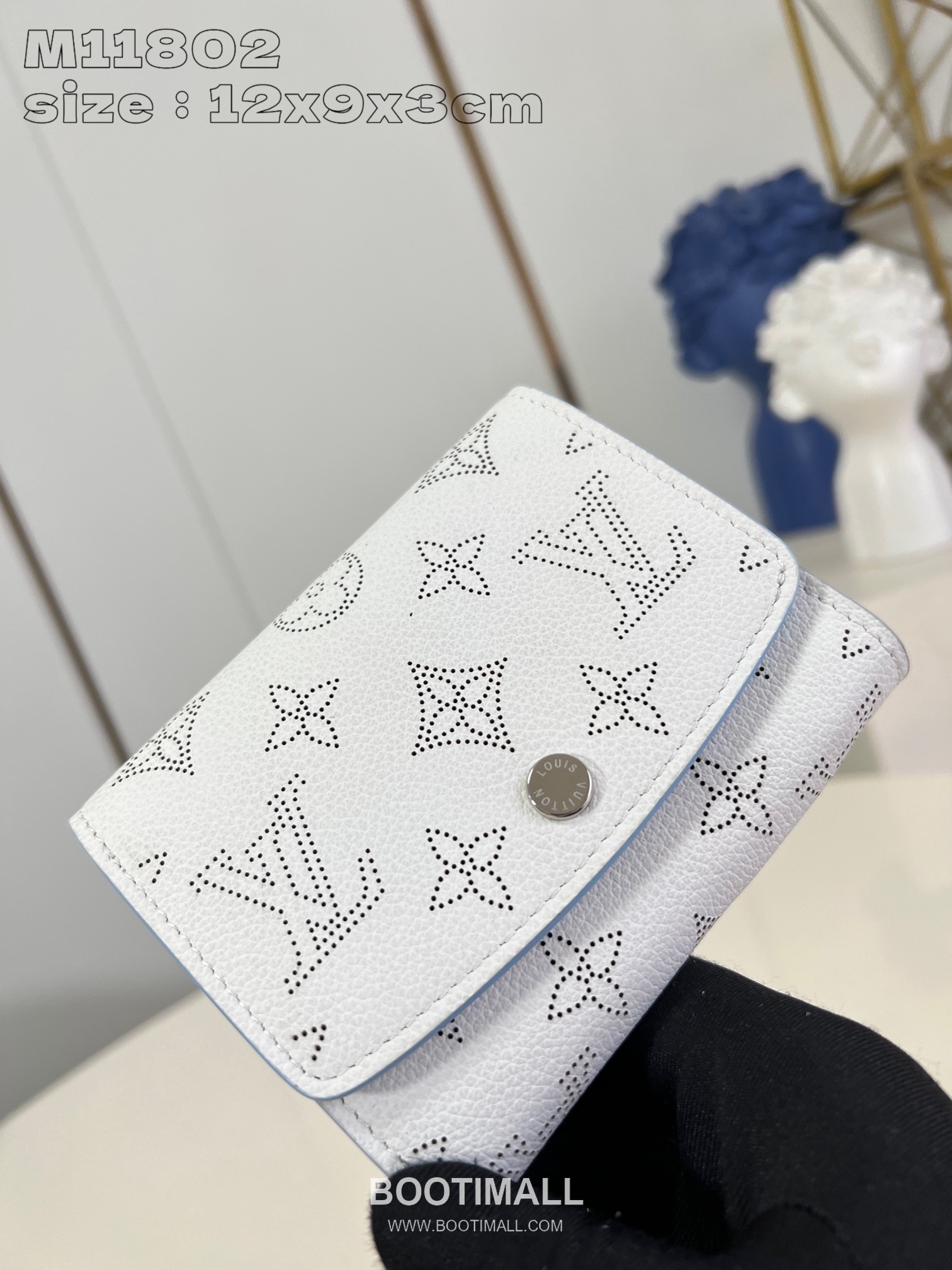Louis Vuitton Iris Compact Wallet Perforated Calfskin Leather Flap Card Holder with Zip Coin Pocket 루이비통 아이리스 컴팩트 퍼포레이티드 카프스킨 레더 플랩 카드지갑 집 코인포켓 M11802 12cm 2