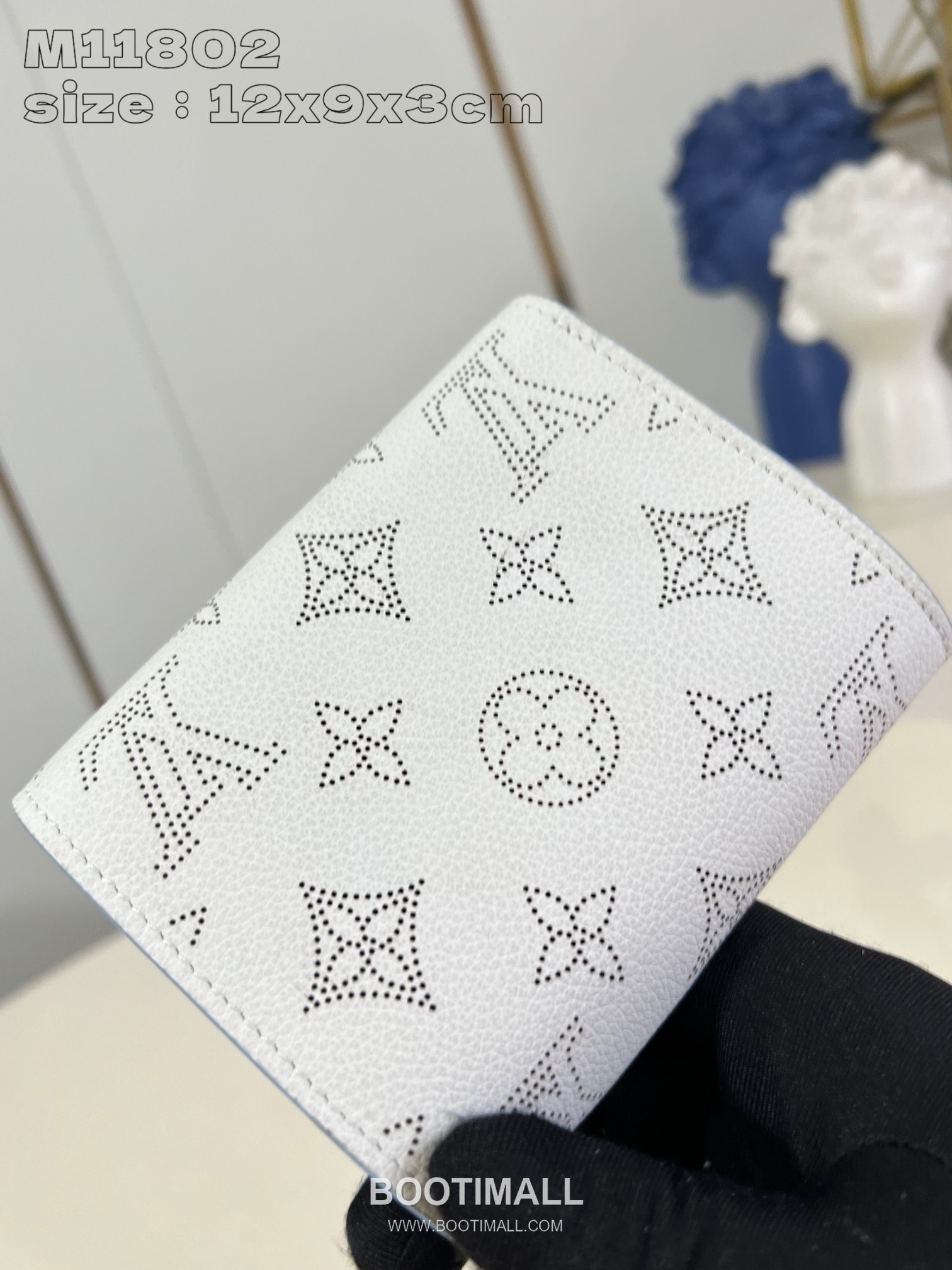 Louis Vuitton Iris Compact Wallet Perforated Calfskin Leather Flap Card Holder with Zip Coin Pocket 루이비통 아이리스 컴팩트 퍼포레이티드 카프스킨 레더 플랩 카드지갑 집 코인포켓 M11802 12cm 4