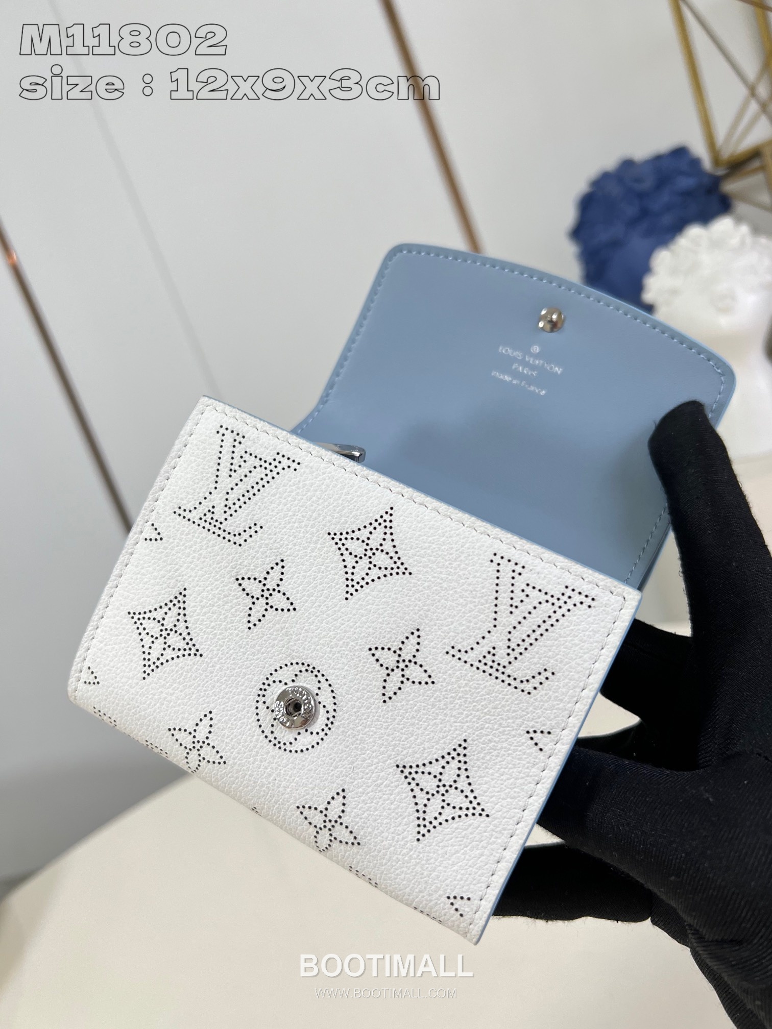 Louis Vuitton Iris Compact Wallet Perforated Calfskin Leather Flap Card Holder with Zip Coin Pocket 루이비통 아이리스 컴팩트 퍼포레이티드 카프스킨 레더 플랩 카드지갑 집 코인포켓 M11802 12cm 5