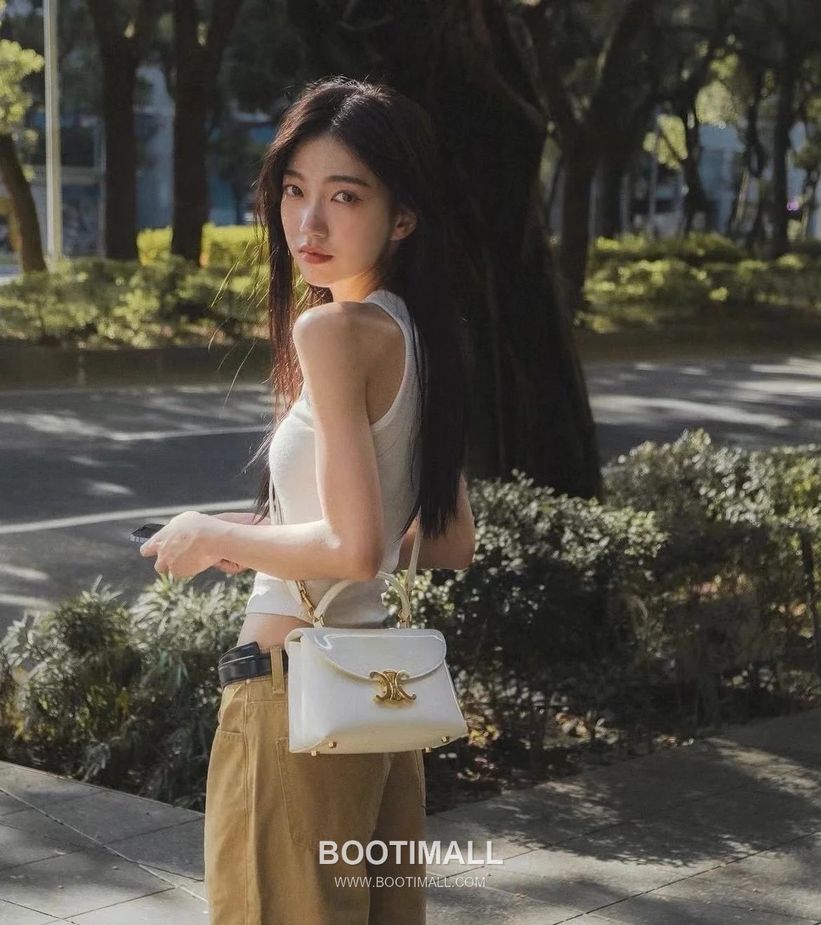 Celine Teen Classic Box Bag Calfskin Leather Crossbody Bag with Metal Lock 셀린느 틴 클래식 박스 카프스킨 레더 크로스바디백 메탈락 118113 20cm 4