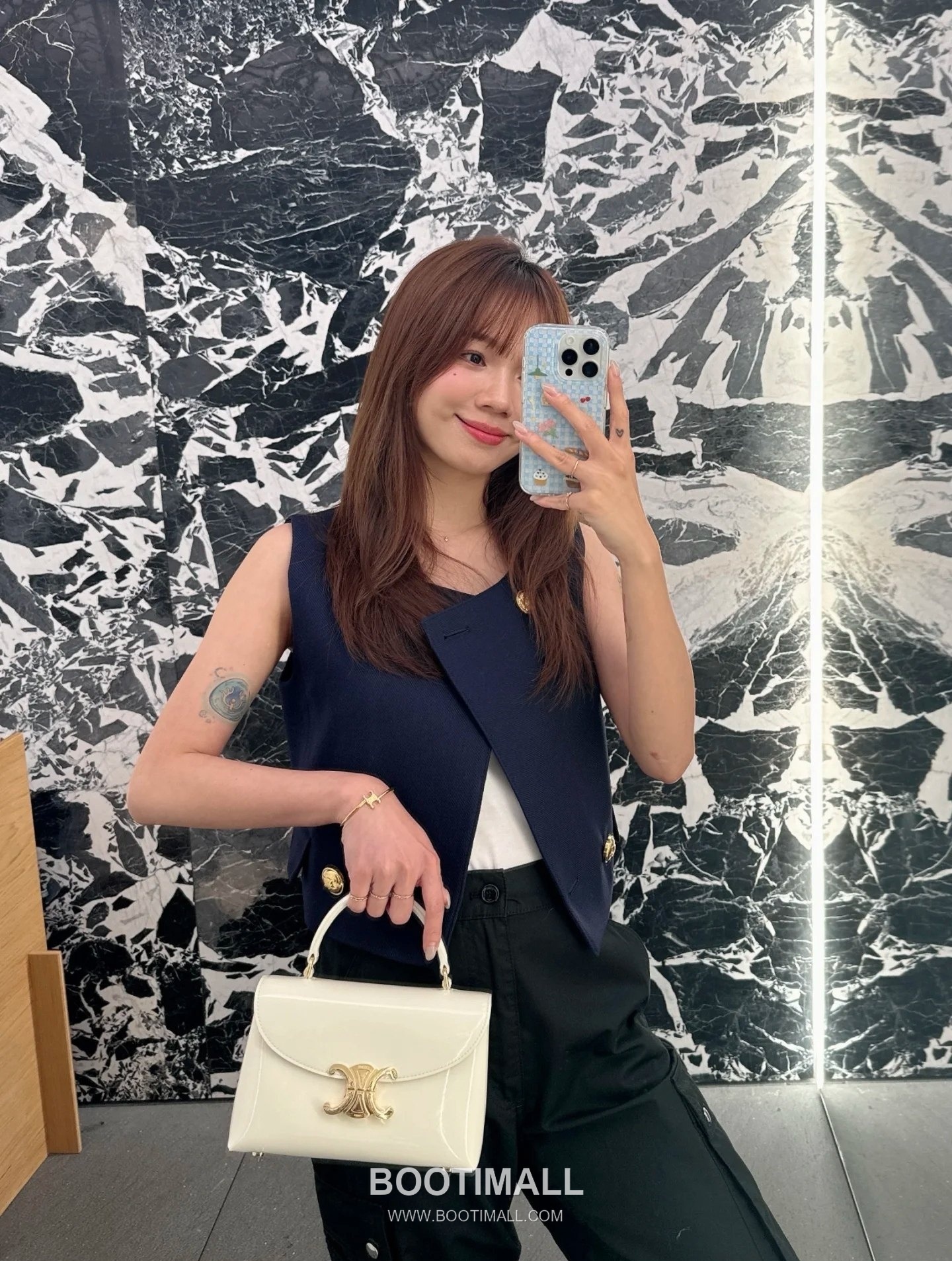 Celine Teen Classic Box Bag Calfskin Leather Crossbody Bag with Metal Lock 셀린느 틴 클래식 박스 카프스킨 레더 크로스바디백 메탈락 118113 20cm 6