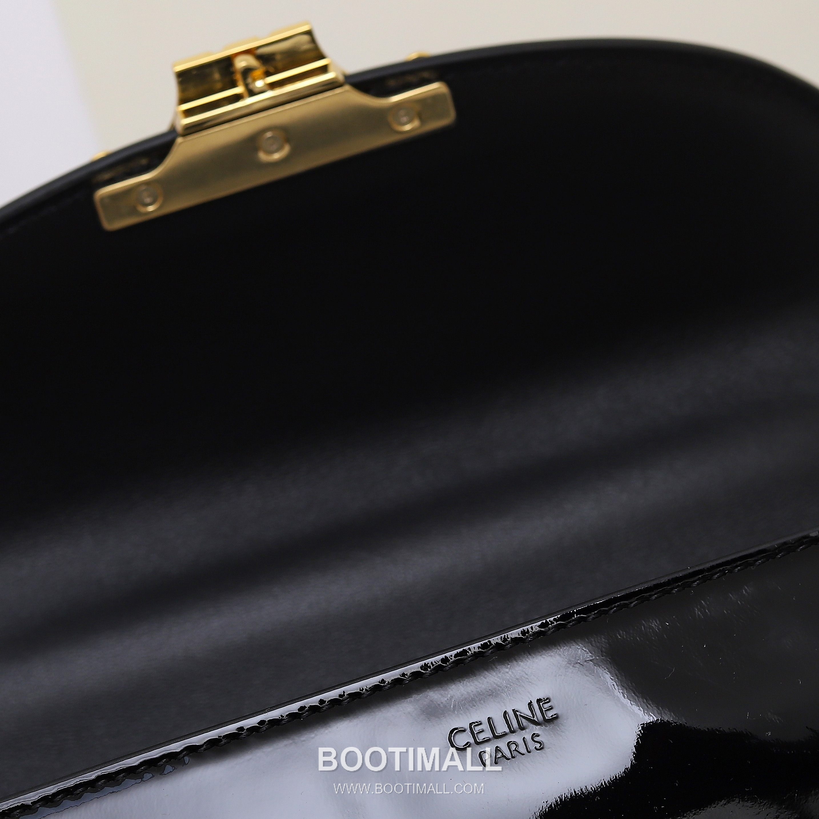 Celine Teen Classic Box Bag Calfskin Leather Crossbody Bag with Metal Lock 셀린느 틴 클래식 박스 카프스킨 레더 크로스바디백 메탈락 118113 20cm 17