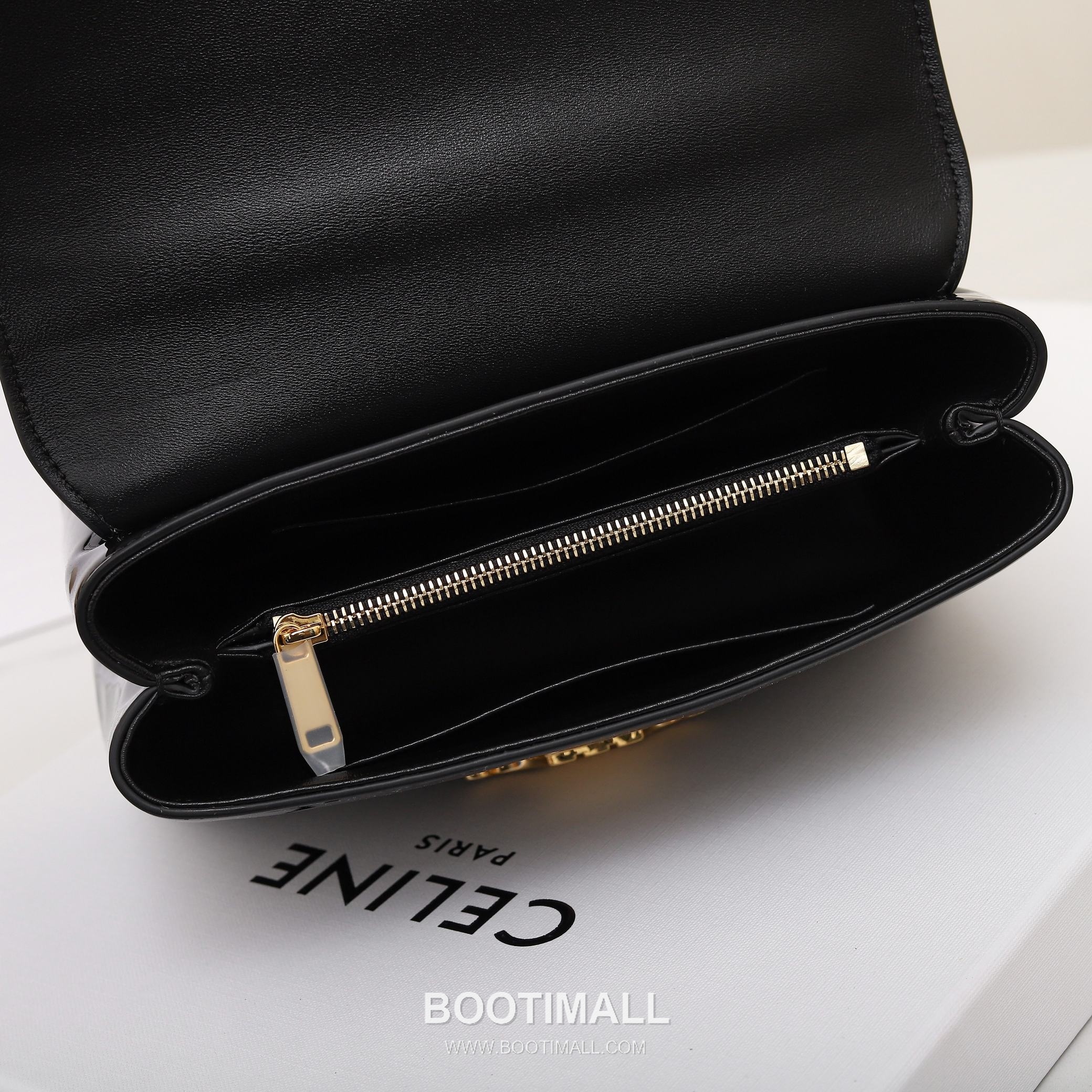 Celine Teen Classic Box Bag Calfskin Leather Crossbody Bag with Metal Lock 셀린느 틴 클래식 박스 카프스킨 레더 크로스바디백 메탈락 118113 20cm 18