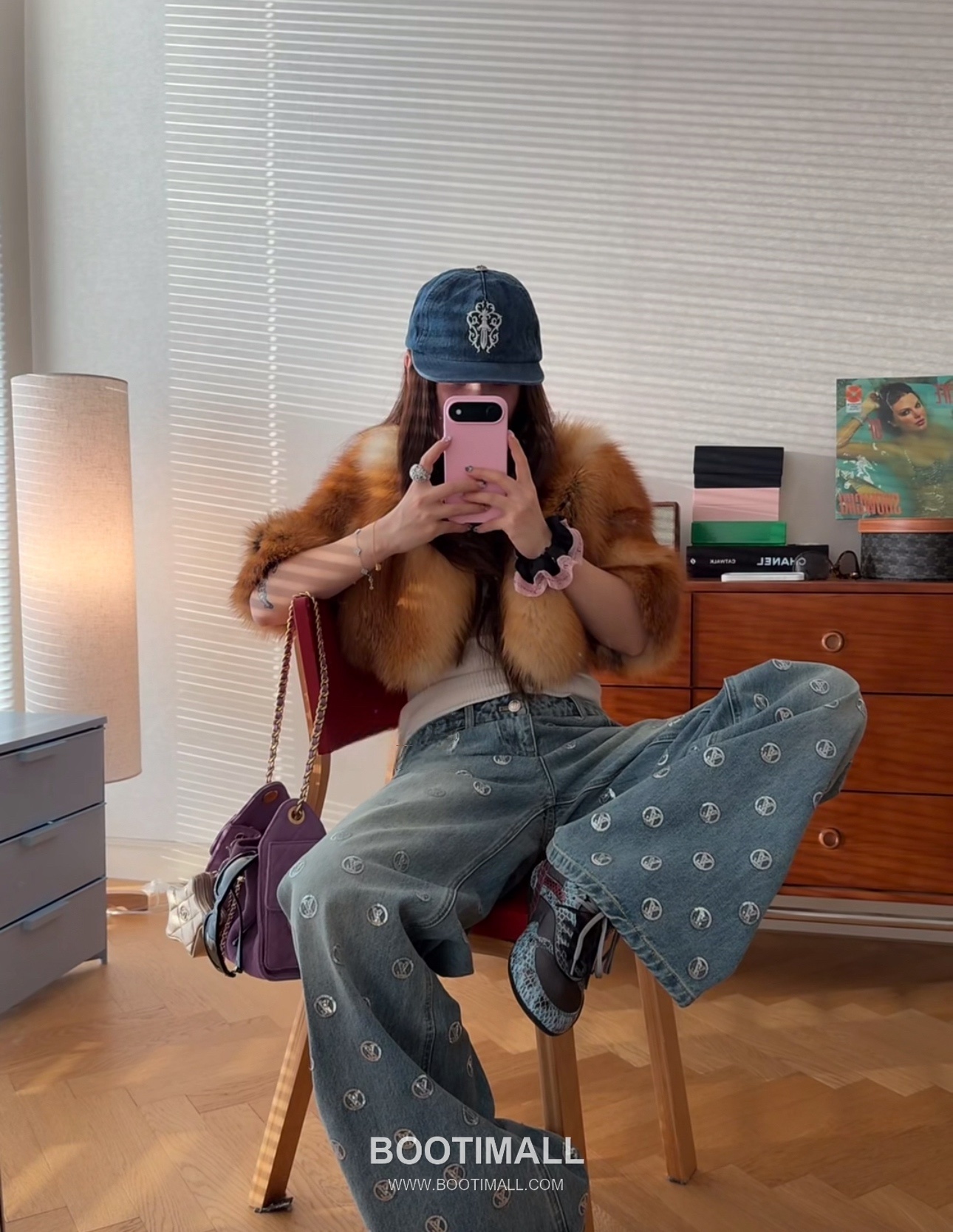 Louis Vuitton 2026SS Monogram Sequin Logo Cotton Denim Pants 루이비통 2026SS 모노그램 시퀸 로고 코튼 데님 팬츠 2