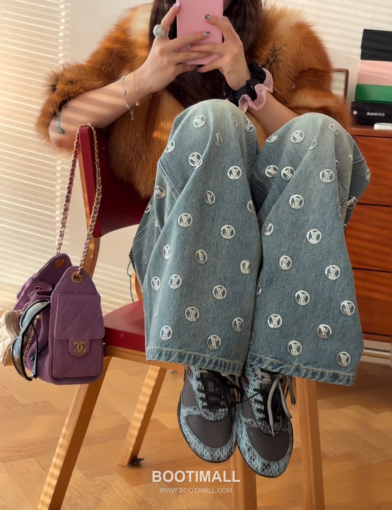 Louis Vuitton 2026SS Monogram Sequin Logo Cotton Denim Pants 루이비통 2026SS 모노그램 시퀸 로고 코튼 데님 팬츠 4