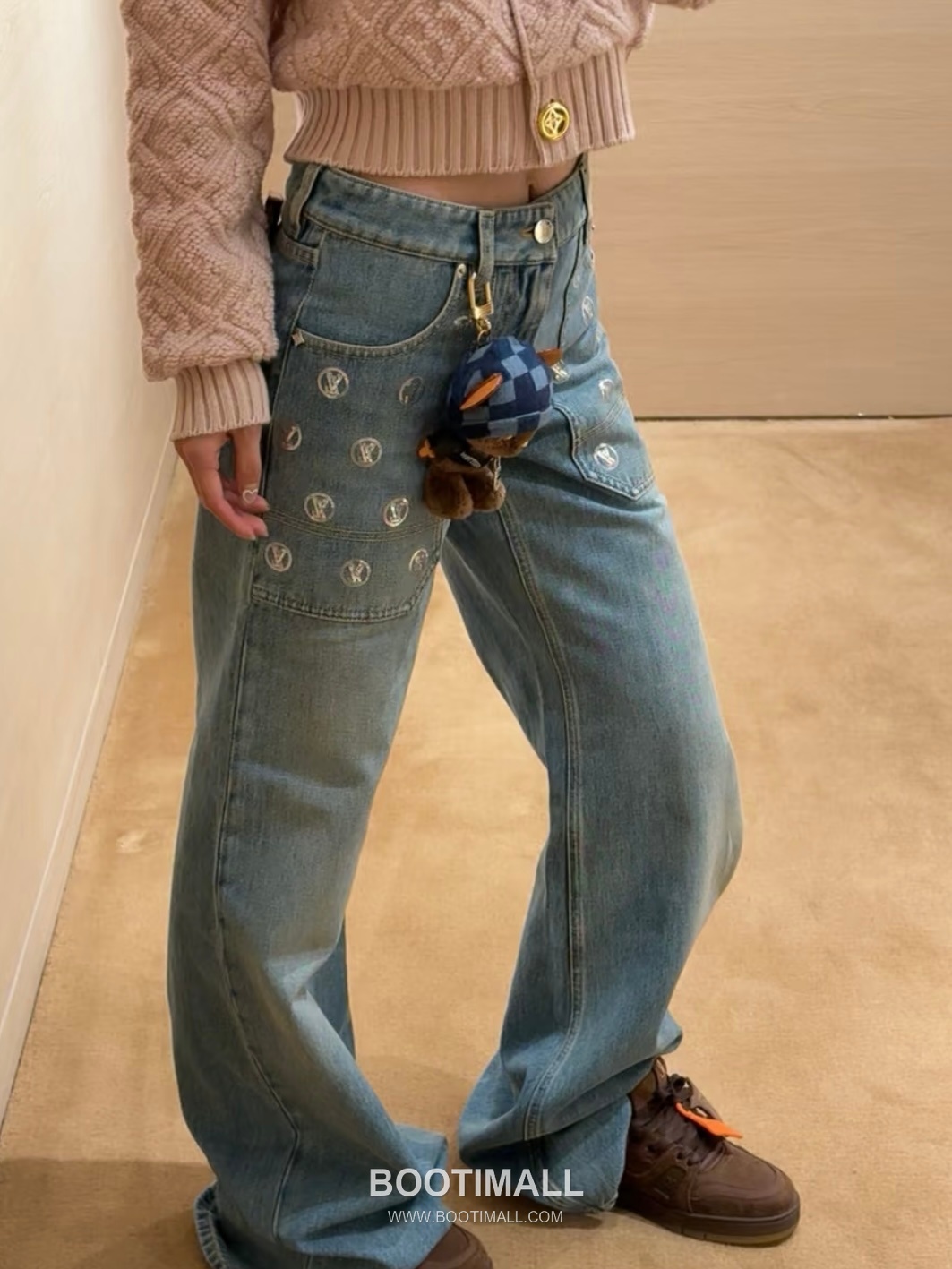 Louis Vuitton 2026SS Monogram Sequin Logo Cotton Denim Pants 루이비통 2026SS 모노그램 시퀸 로고 코튼 데님 팬츠 7