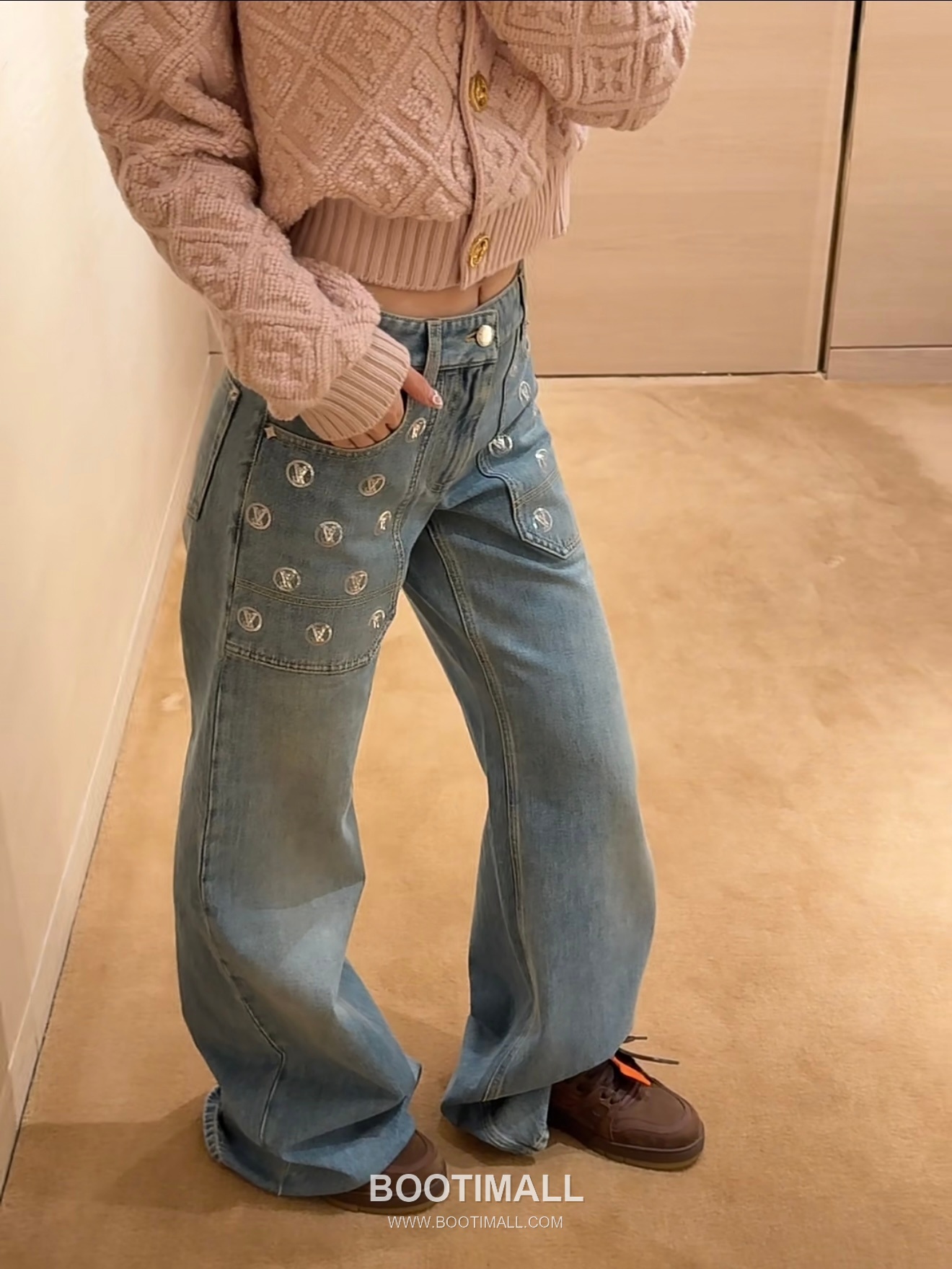 Louis Vuitton 2026SS Monogram Sequin Logo Cotton Denim Pants 루이비통 2026SS 모노그램 시퀸 로고 코튼 데님 팬츠 9