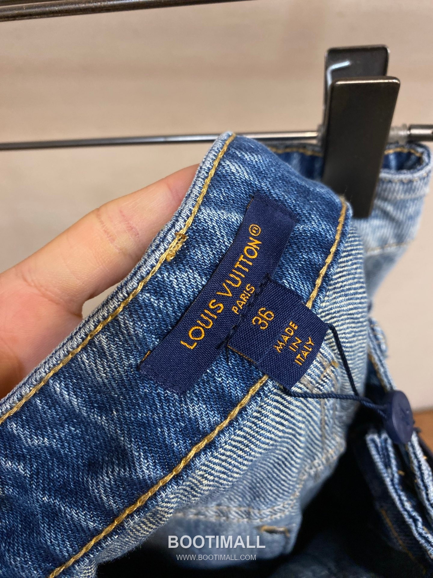 Louis Vuitton 2026SS Monogram Sequin Logo Cotton Denim Pants 루이비통 2026SS 모노그램 시퀸 로고 코튼 데님 팬츠 12