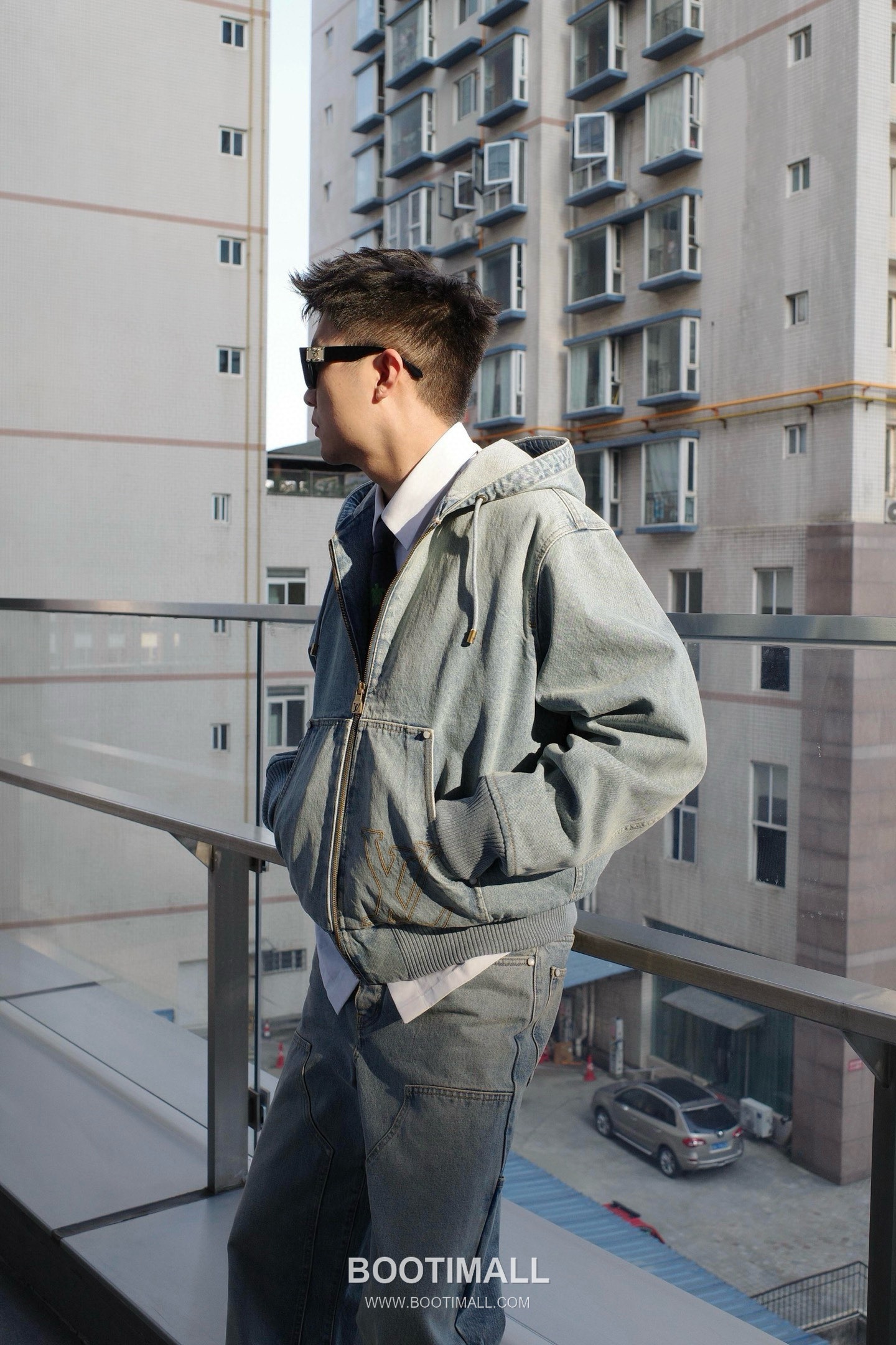 Louis Vuitton 2026SS Washed Cotton Denim Hooded Work Jacket with Embroidered Logo 루이비통 2026SS 워시드 코튼 데님 후드 워크 재킷 자수 로고 2