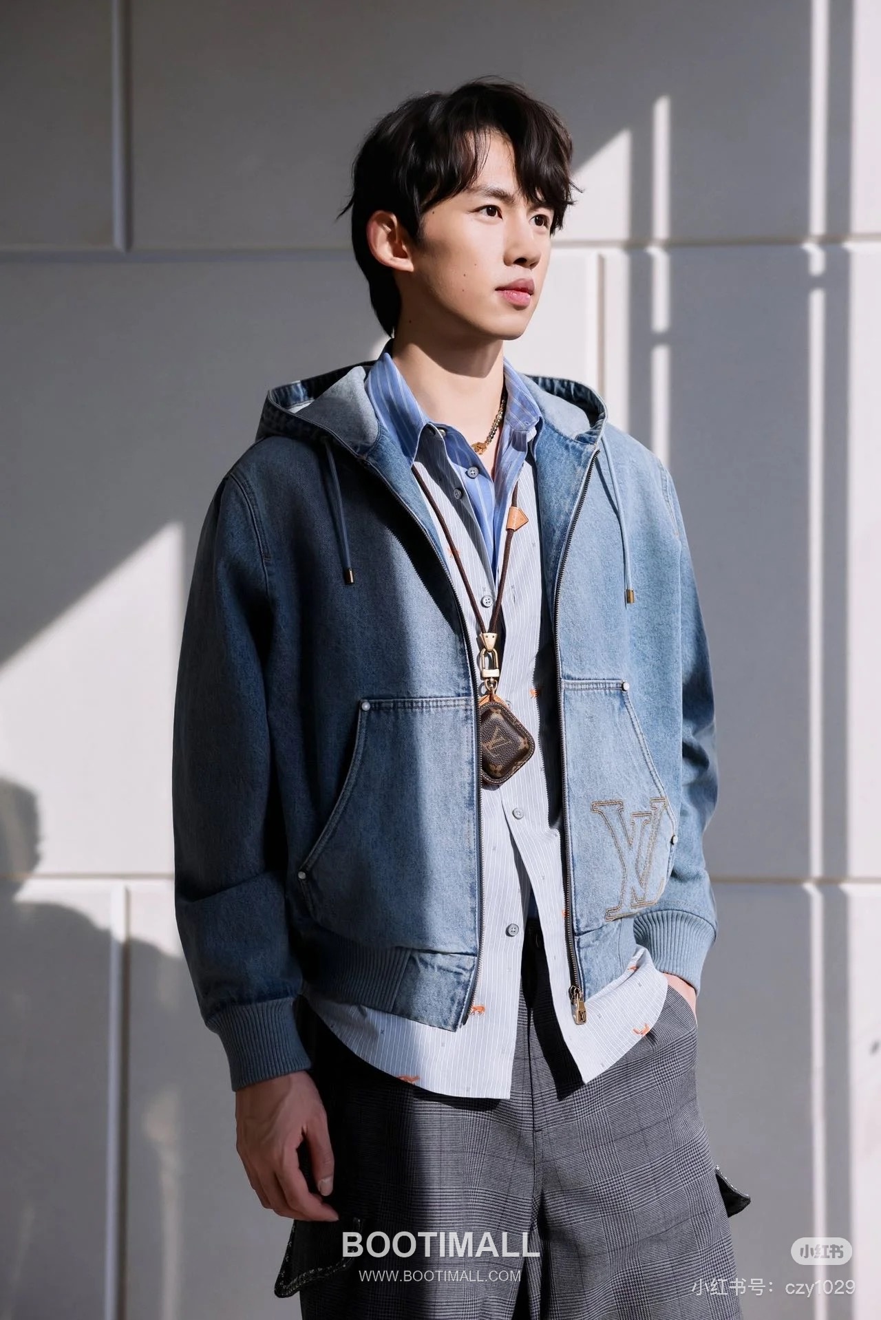 Louis Vuitton 2026SS Washed Cotton Denim Hooded Work Jacket with Embroidered Logo 루이비통 2026SS 워시드 코튼 데님 후드 워크 재킷 자수 로고 9