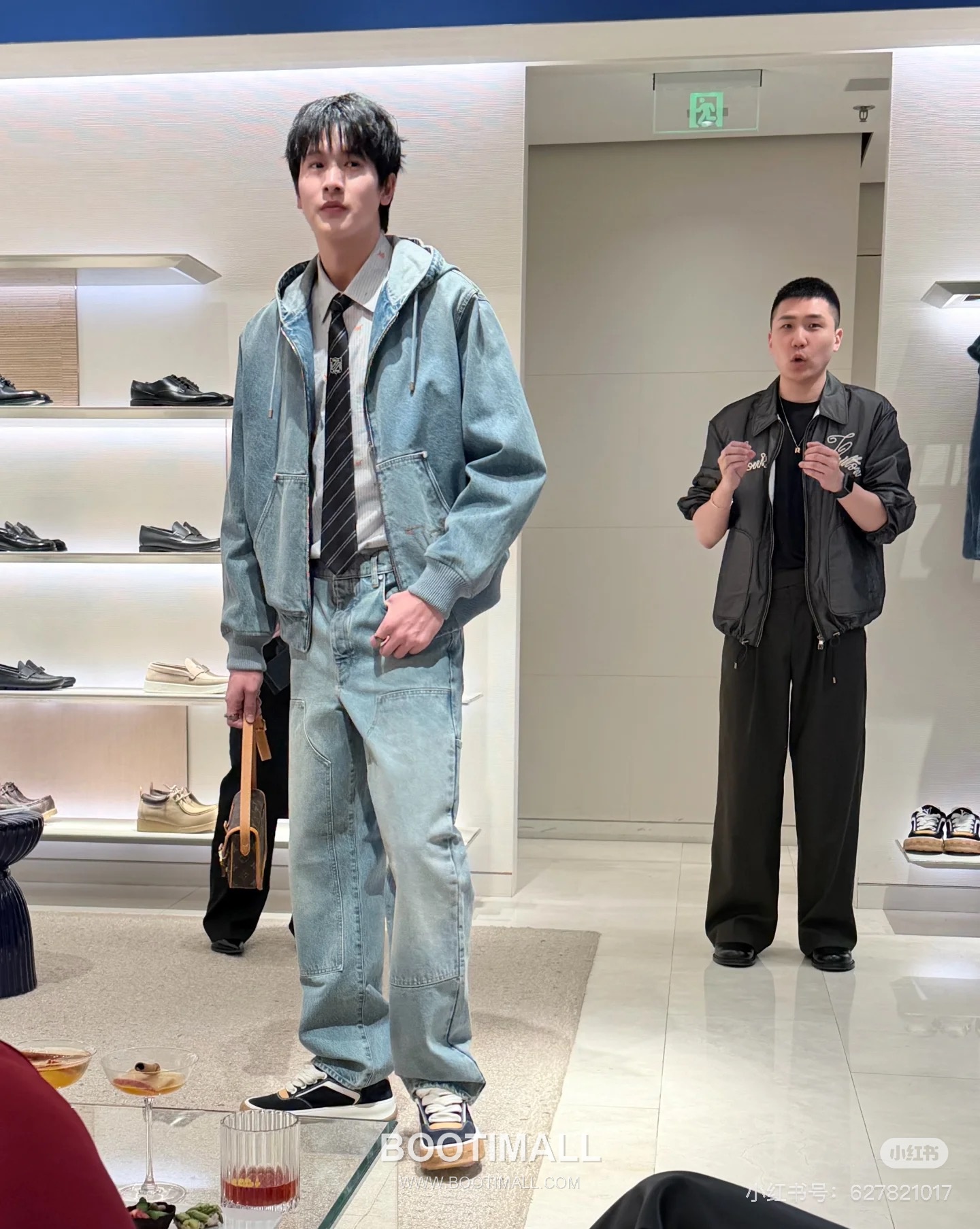 Louis Vuitton 2026SS Washed Cotton Denim Hooded Work Jacket with Embroidered Logo 루이비통 2026SS 워시드 코튼 데님 후드 워크 재킷 자수 로고 10