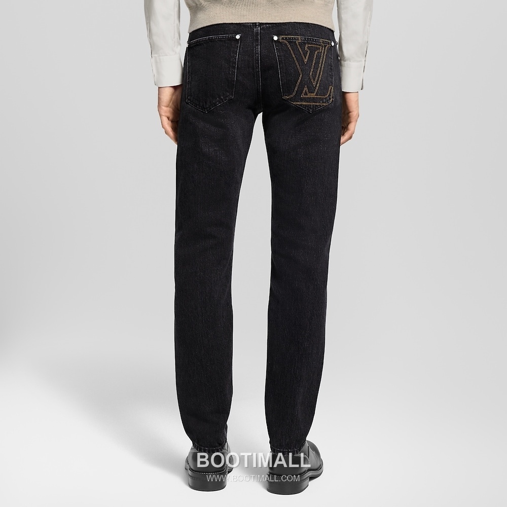 Louis Vuitton 2025SS Skate Style Cotton Denim Pants with Embroidered Logo 루이비통 2025SS 스케이트 스타일 코튼 데님 팬츠 자수 로고 2