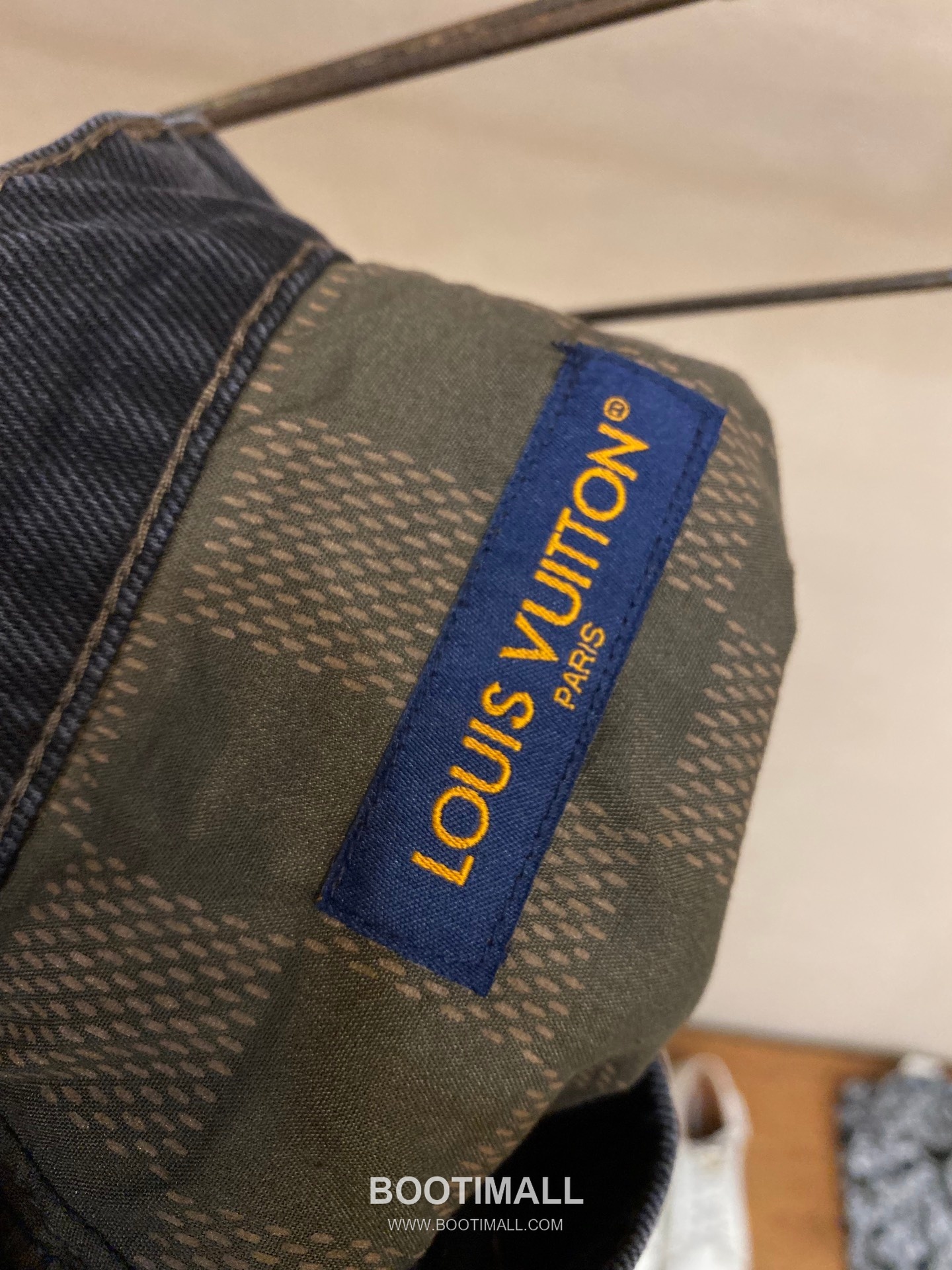 Louis Vuitton 2025SS Skate Style Cotton Denim Pants with Embroidered Logo 루이비통 2025SS 스케이트 스타일 코튼 데님 팬츠 자수 로고 7