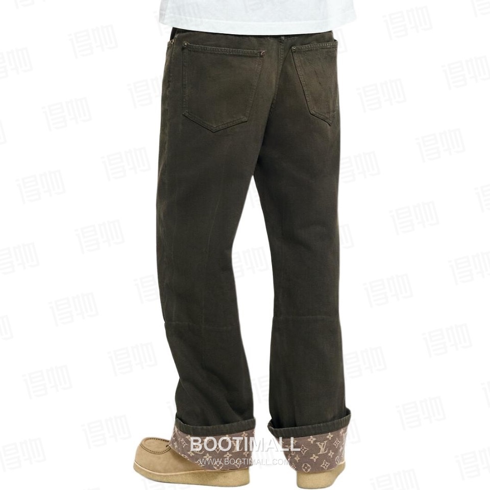 Louis Vuitton 2025FW Monogram Waxed Coated Cotton Denim Pants with Print Detail 루이비통 2025FW 모노그램 왁스 코팅 코튼 데님 팬츠 프린트 디테일 4