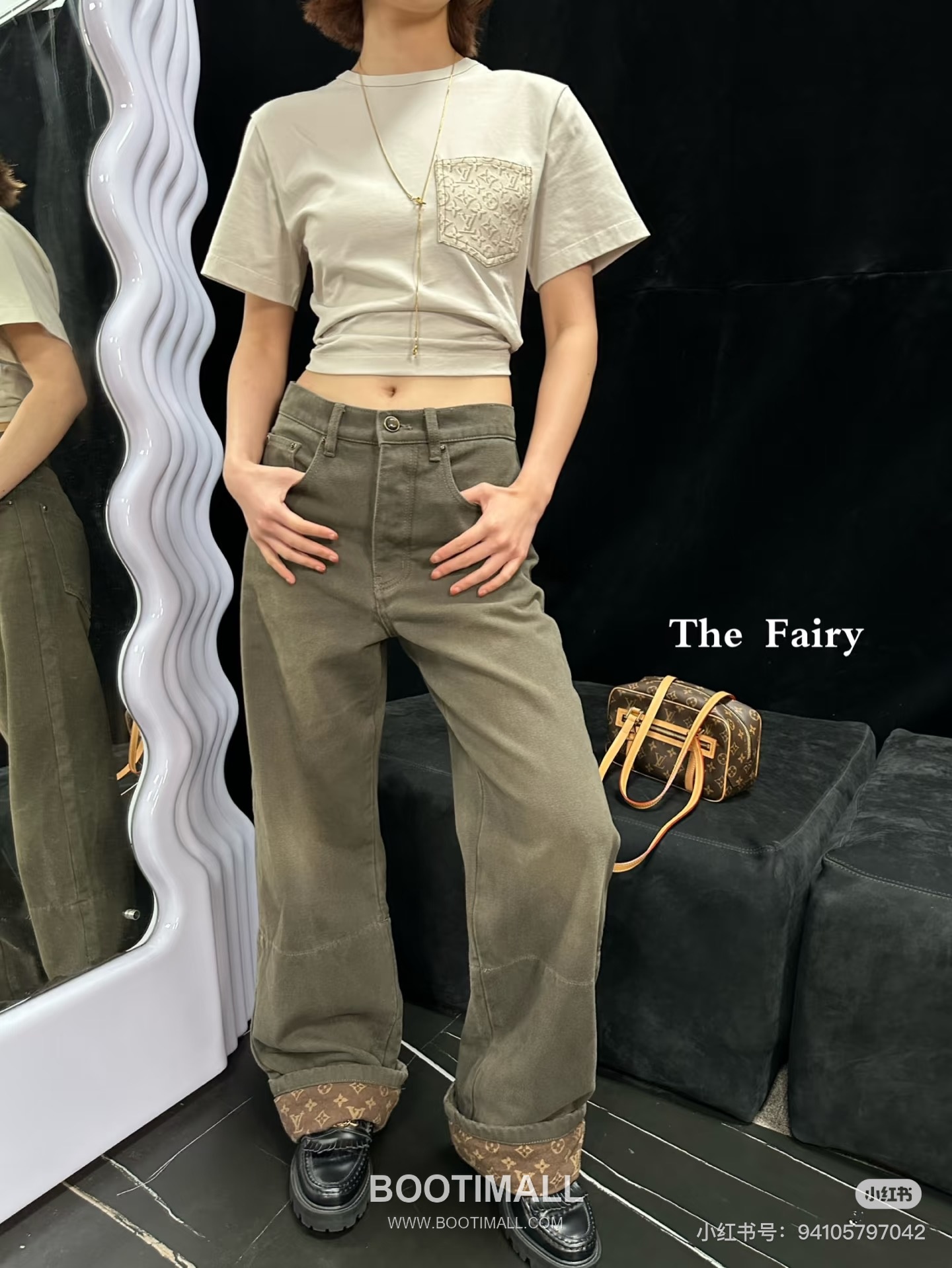 Louis Vuitton 2025FW Monogram Waxed Coated Cotton Denim Pants with Print Detail 루이비통 2025FW 모노그램 왁스 코팅 코튼 데님 팬츠 프린트 디테일 6