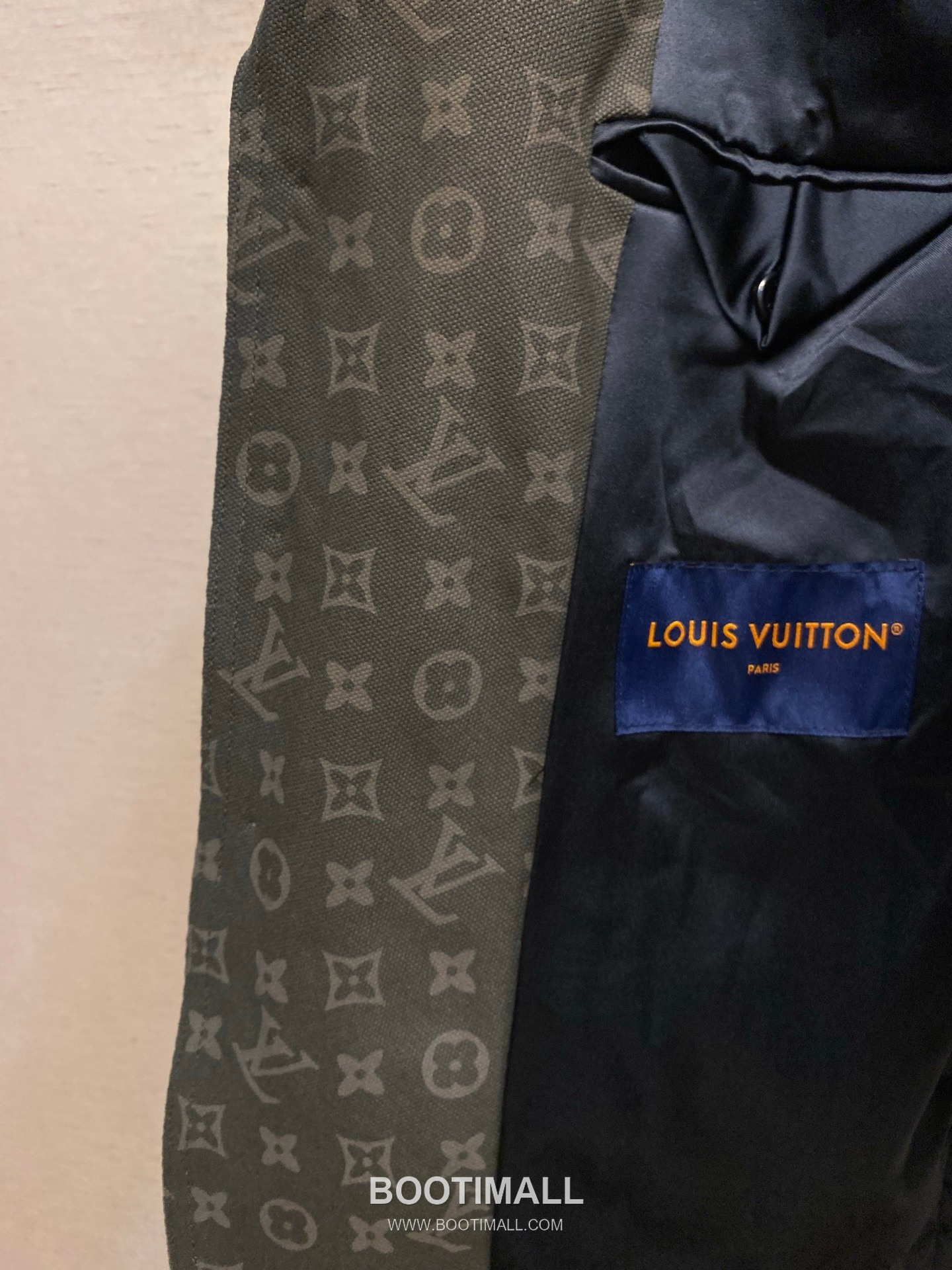 Louis Vuitton 2026SS Letter Jacquard Cotton Denim Blazer Jacket with Leather Patch 루이비통 2026SS 레터 자카드 코튼 데님 블레이저 재킷 가죽 패치 14