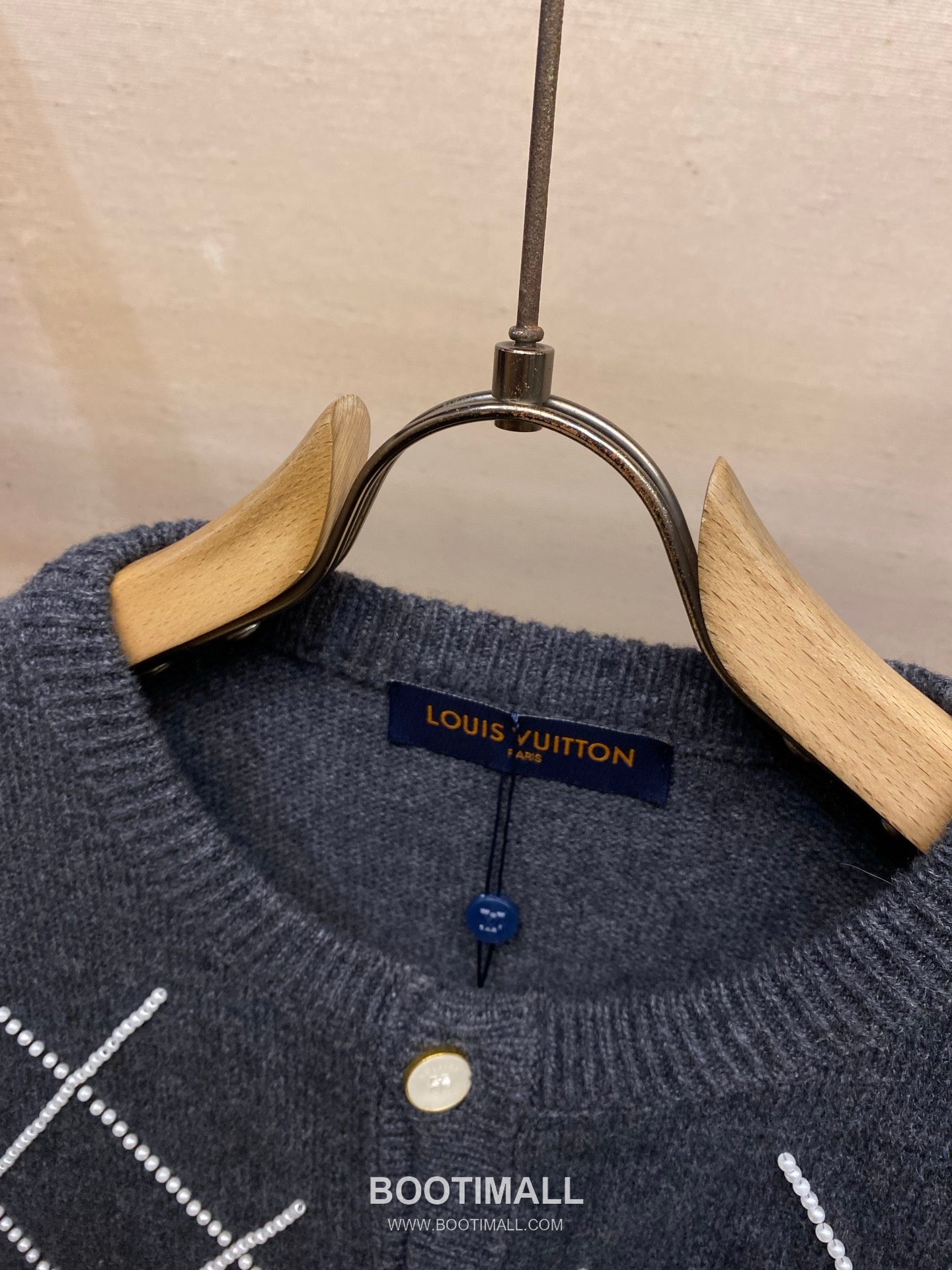 Louis Vuitton 2026SS Diamond Pattern Beaded Letter Cotton Blend Knit Cardigan 루이비통 2026SS 다이아몬드 패턴 핸드 비즈 레터 코튼 혼방 니트 가디건 7