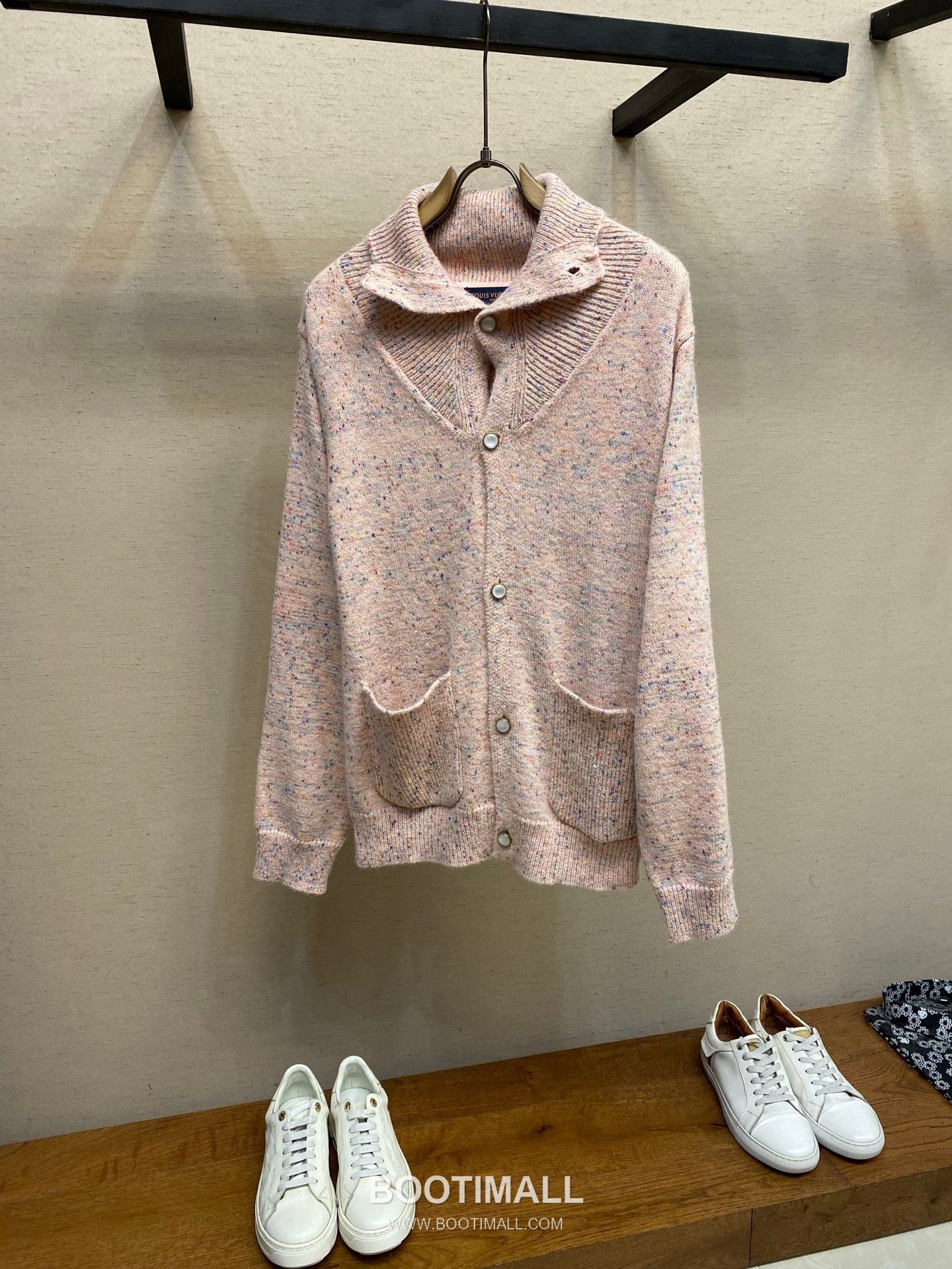 Louis Vuitton 2026FW Multicolor Yarn Cotton Blend Knit Cardigan with Button Detail 루이비통 2026FW 멀티컬러 원사 코튼 혼방 니트 가디건 버튼 디테일 9