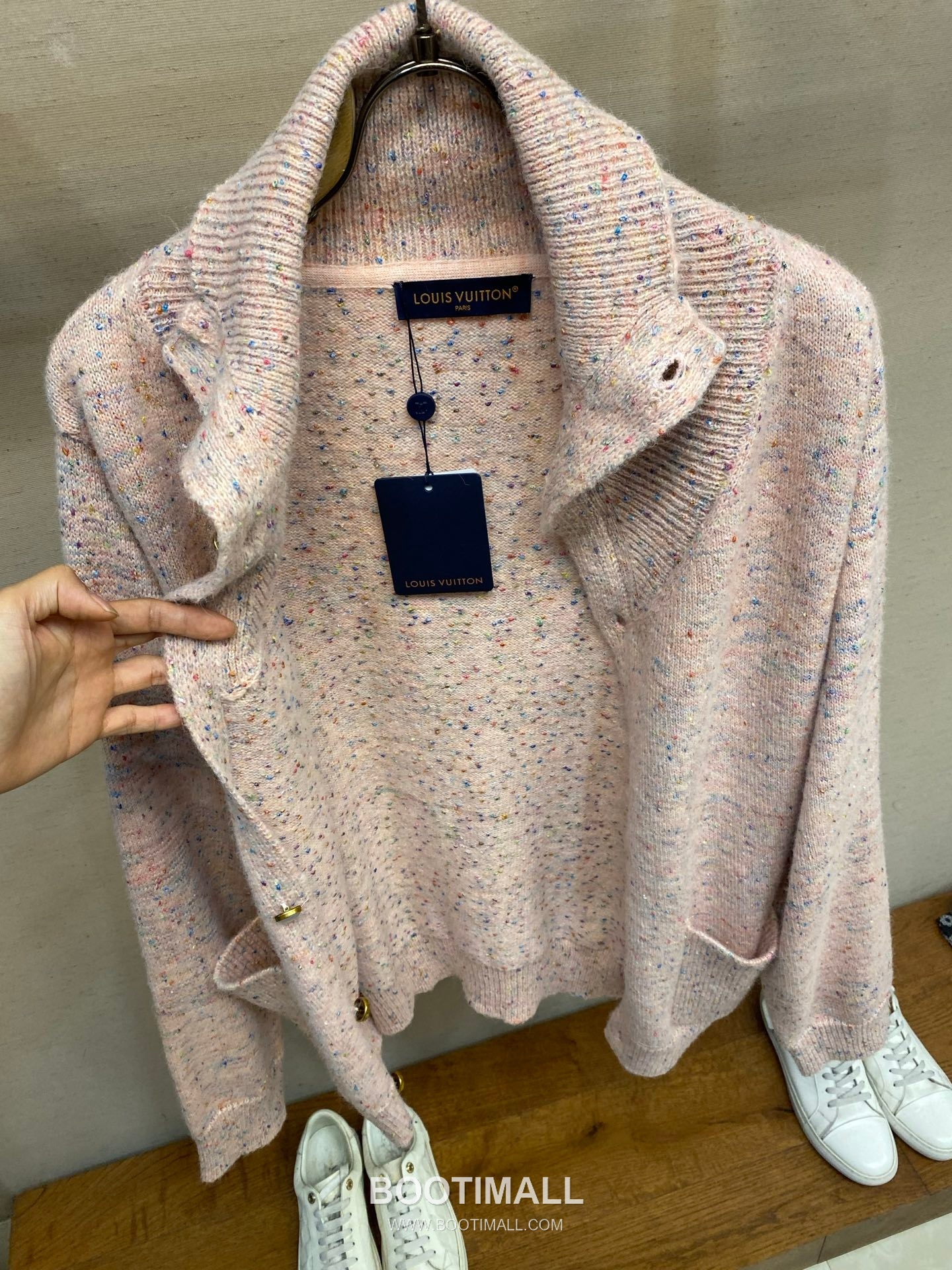 Louis Vuitton 2026FW Multicolor Yarn Cotton Blend Knit Cardigan with Button Detail 루이비통 2026FW 멀티컬러 원사 코튼 혼방 니트 가디건 버튼 디테일 16