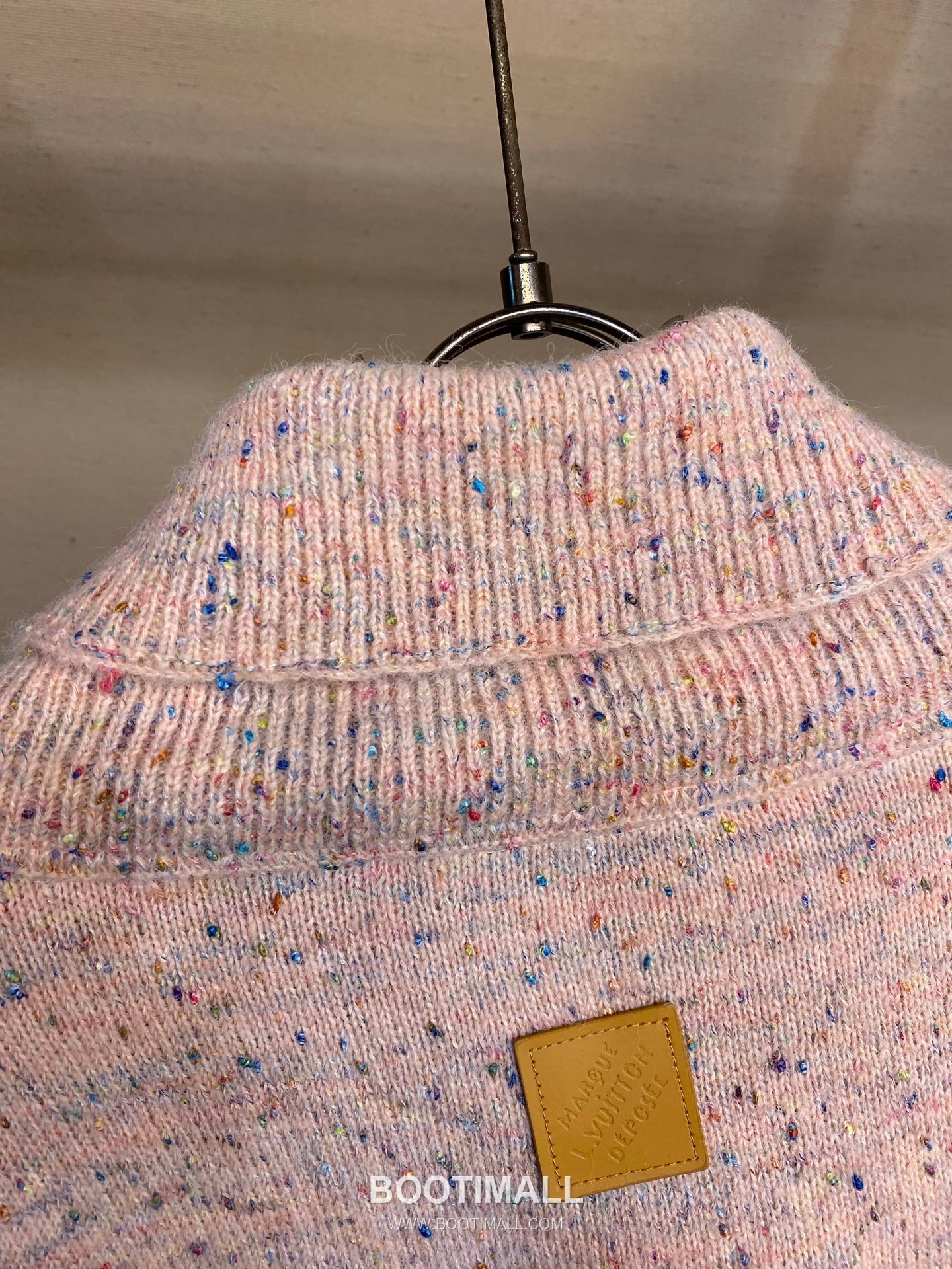 Louis Vuitton 2026FW Multicolor Yarn Cotton Blend Knit Cardigan with Button Detail 루이비통 2026FW 멀티컬러 원사 코튼 혼방 니트 가디건 버튼 디테일 17