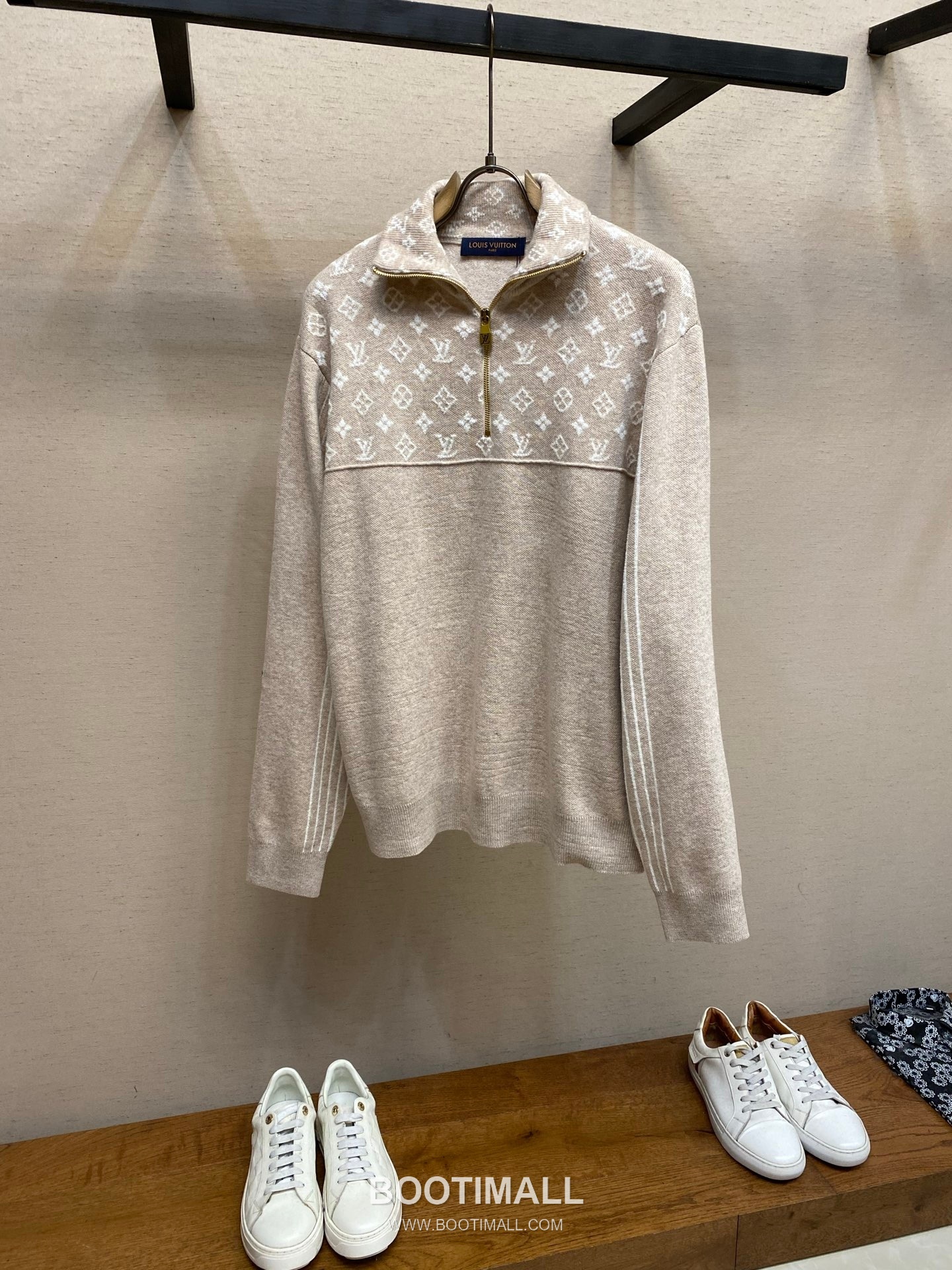 Louis Vuitton 2026FW Monogram Jacquard Wool Blend Half Zip Knit Sweater 루이비통 2026FW 모노그램 자카드 울 혼방 하프집 니트 스웨터 9