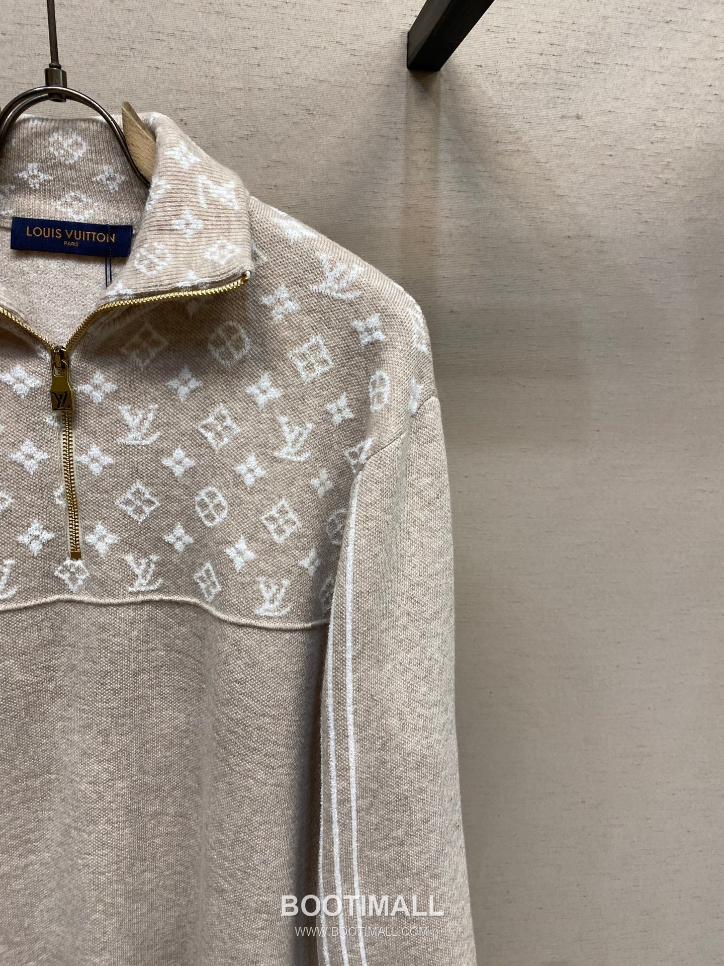 Louis Vuitton 2026FW Monogram Jacquard Wool Blend Half Zip Knit Sweater 루이비통 2026FW 모노그램 자카드 울 혼방 하프집 니트 스웨터 12