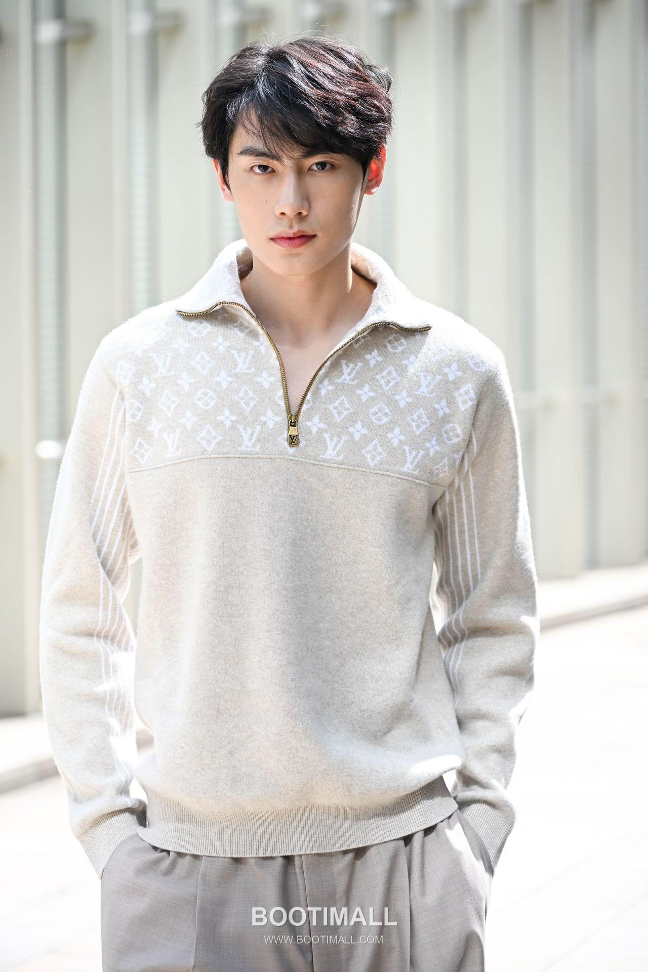 Louis Vuitton 2026FW Monogram Jacquard Wool Blend Half Zip Knit Sweater 루이비통 2026FW 모노그램 자카드 울 혼방 하프집 니트 스웨터 21