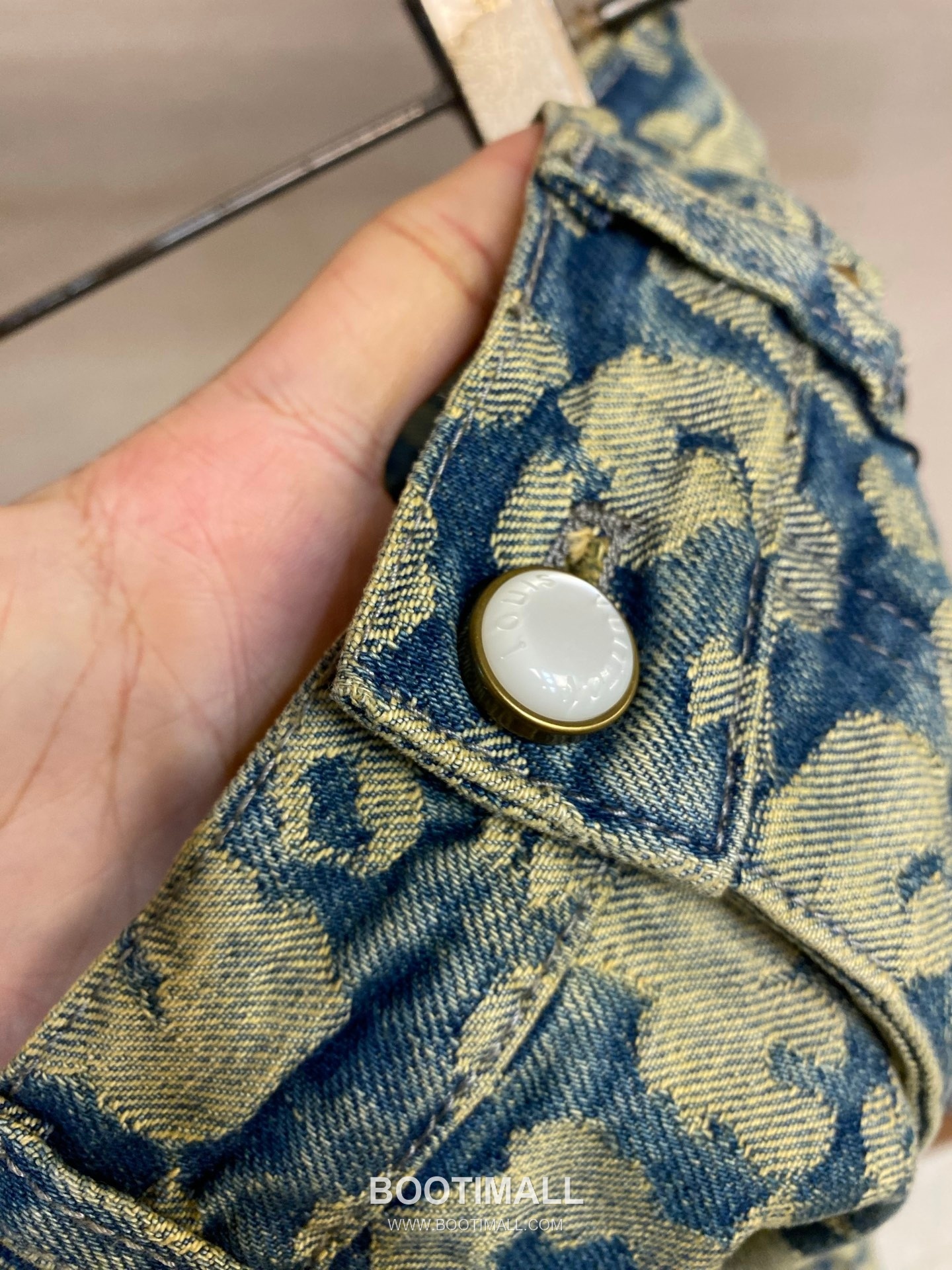 Louis Vuitton 2025FW Leopard Jacquard Cotton Denim Work Pants with Monogram Detail 루이비통 2025FW 레오파드 자카드 코튼 데님 워크 팬츠 모노그램 디테일 12