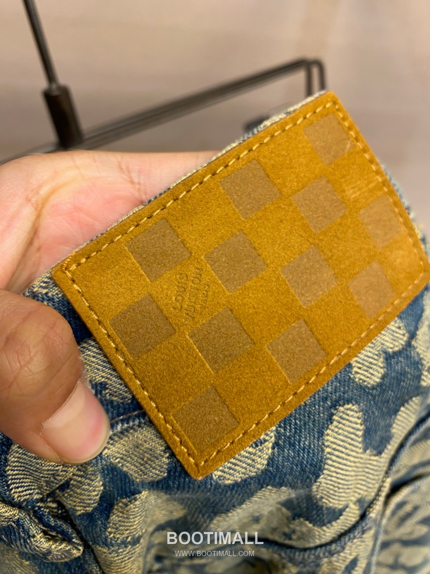 Louis Vuitton 2025FW Leopard Jacquard Cotton Denim Work Pants with Monogram Detail 루이비통 2025FW 레오파드 자카드 코튼 데님 워크 팬츠 모노그램 디테일 18