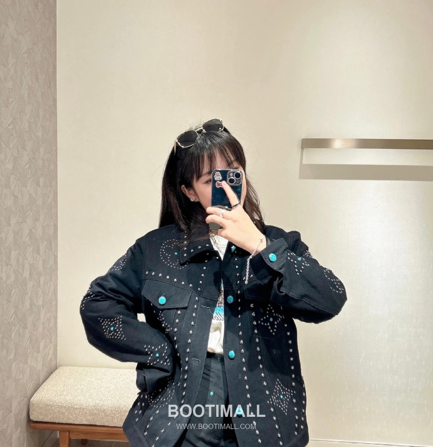 Louis Vuitton 2026FW Studded Monogram Cotton Denim Jacket with Turquoise Button Detail 루이비통 2026FW 스터드 모노그램 코튼 데님 재킷 터콰이즈 버튼 디테일 1